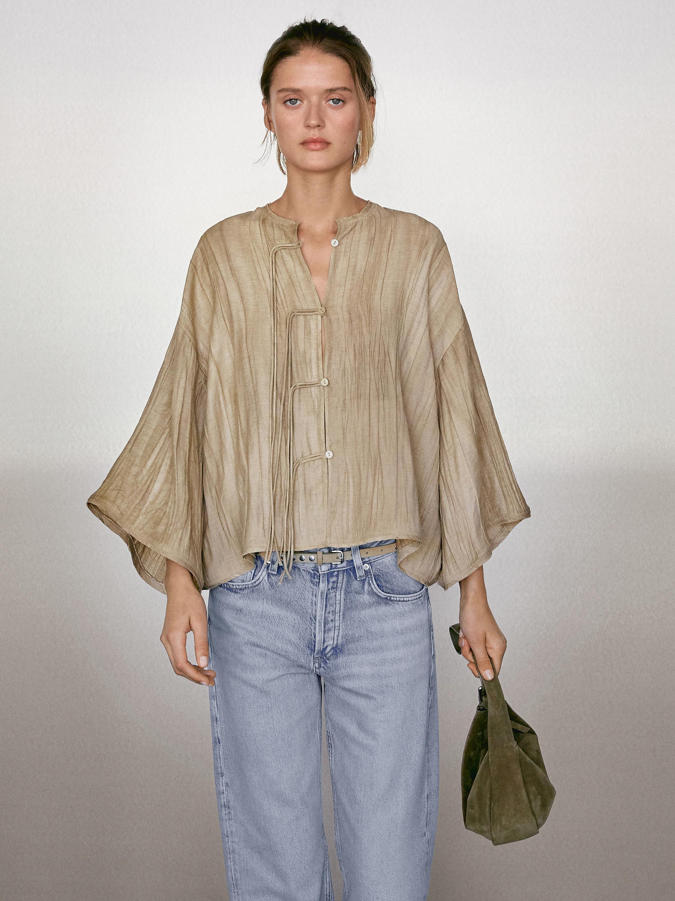 Flowing kimono with tie detail