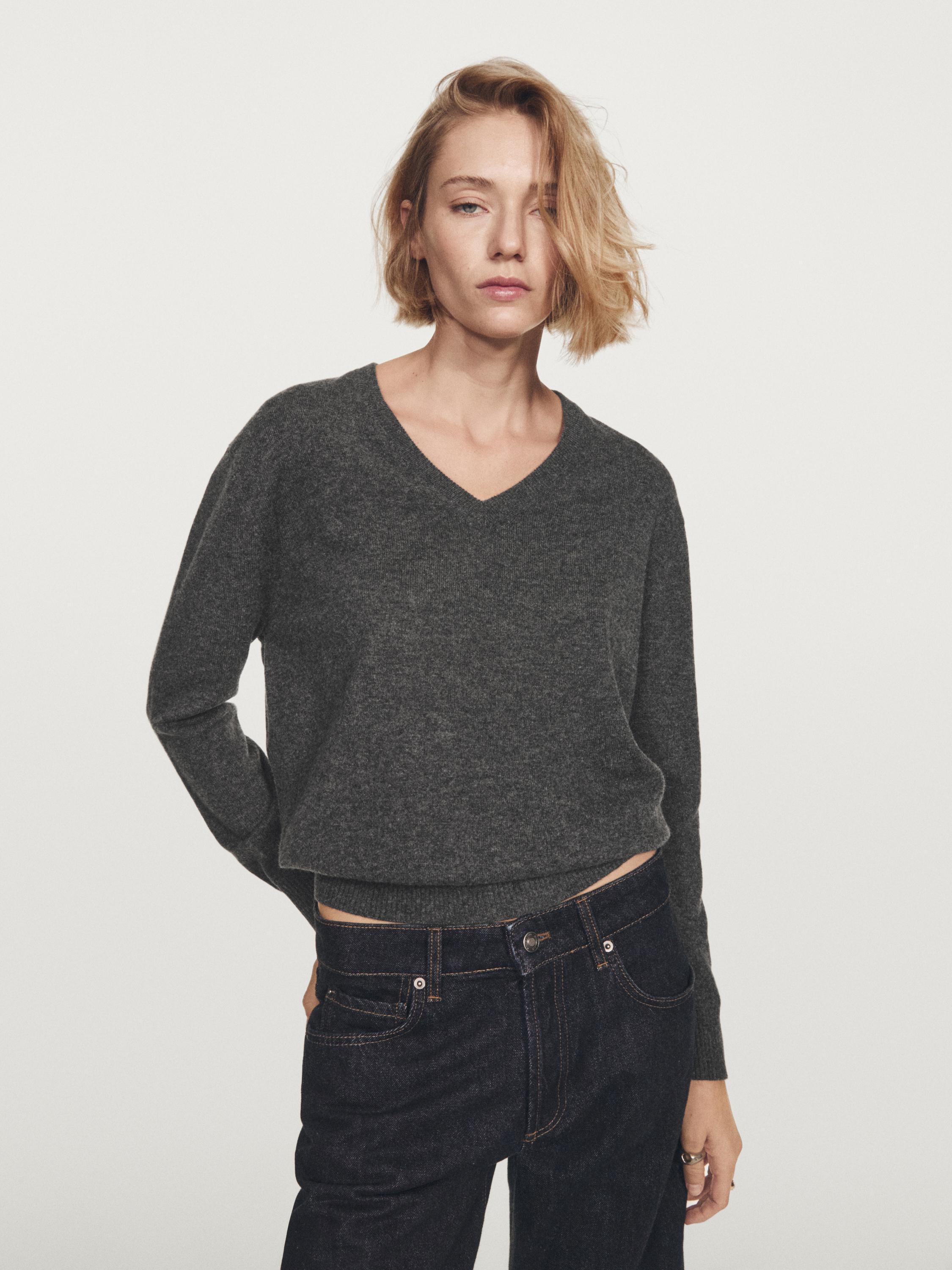Knit 100% cashmere V-neck sweater