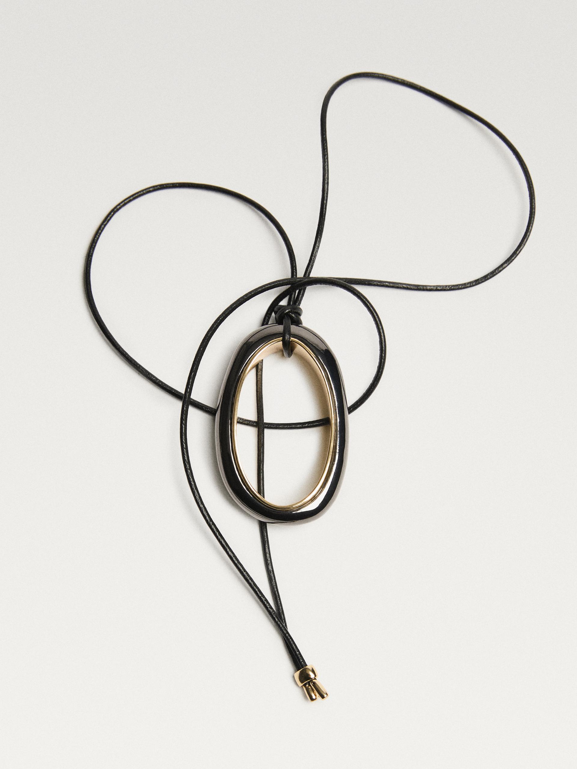 Collar Colgante Pieza Ovalada - Negro - 01 - Massimo Dutti - Mujer
