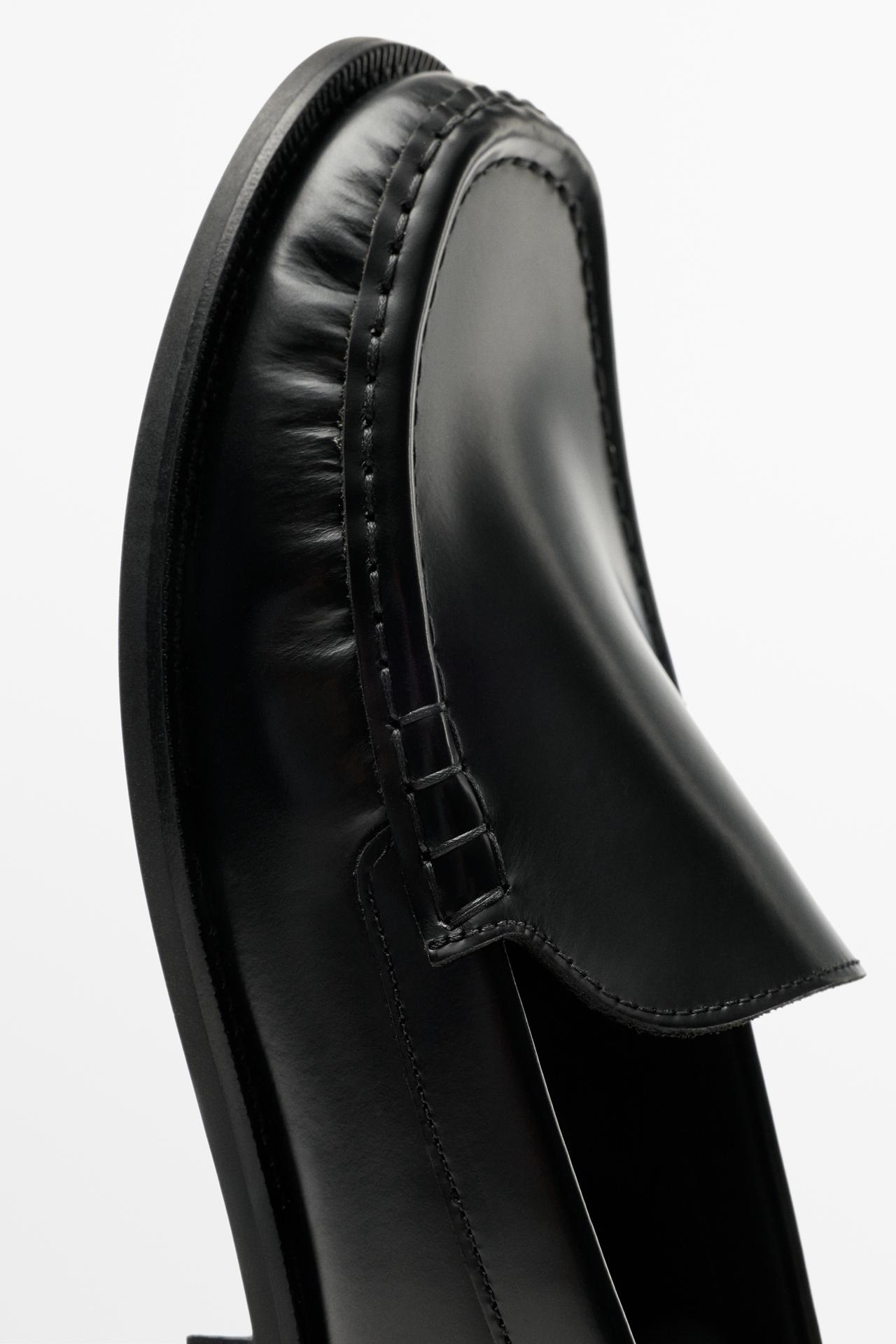 Smooth leather loafer — BLACK