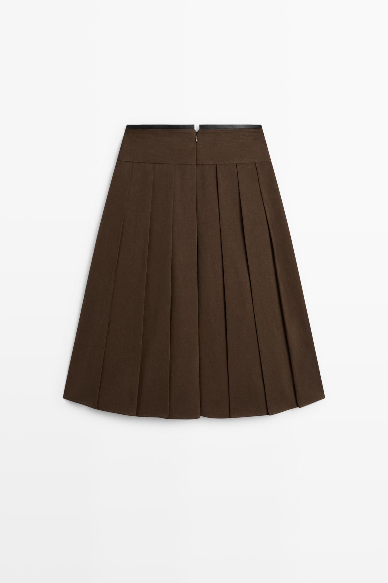 Pleated midi skirt with leather detail — Chocolate