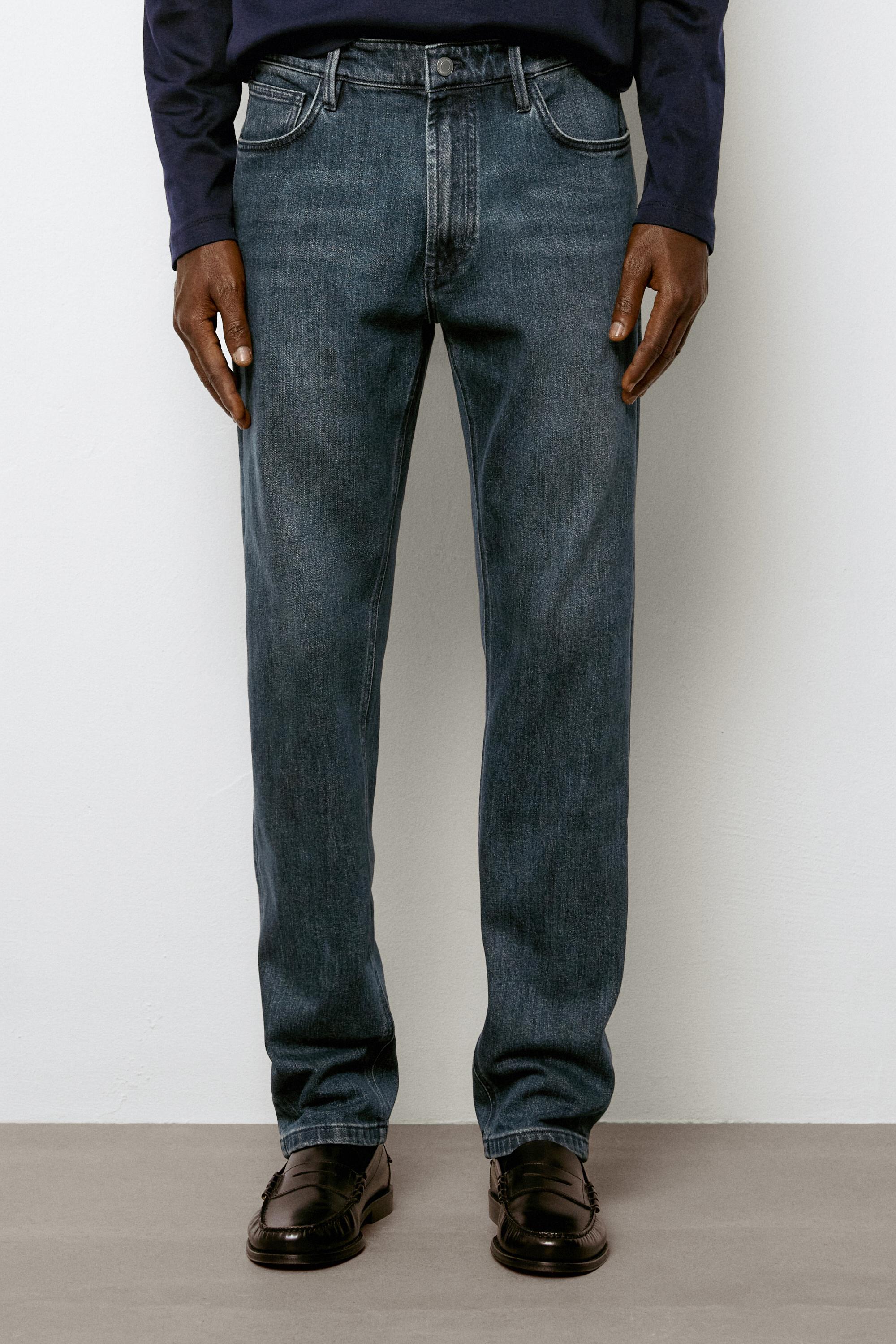 Jeans tapered fit enzimático