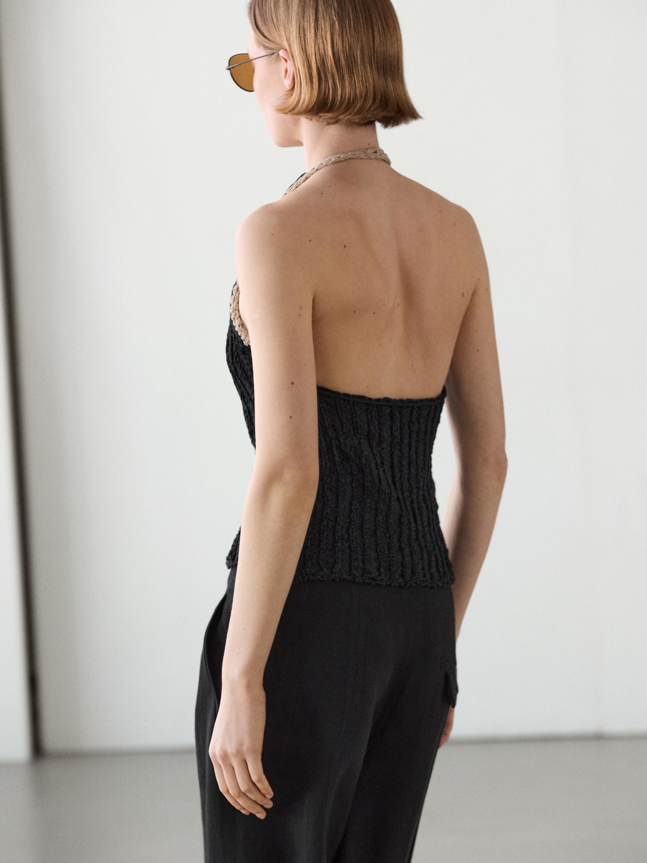 Contrast knit halter top — BLACK
