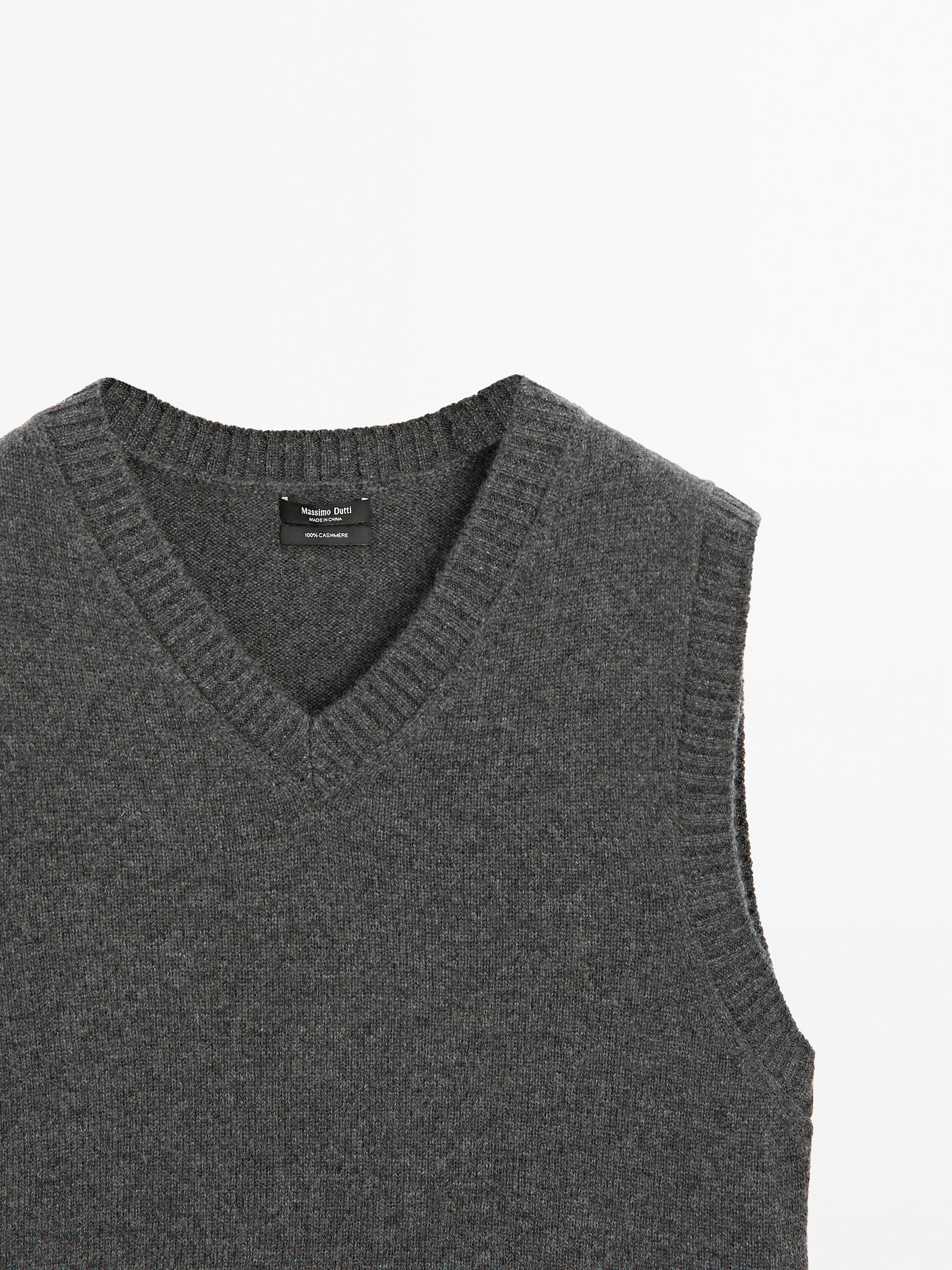 100% cashmere V-neck vest