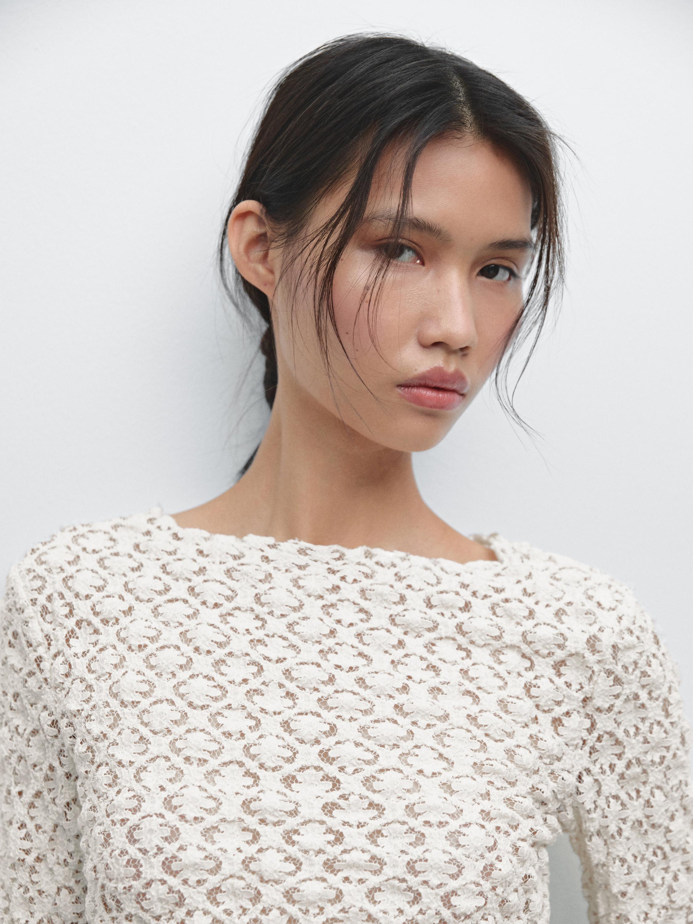 Floral lace detail T-shirt