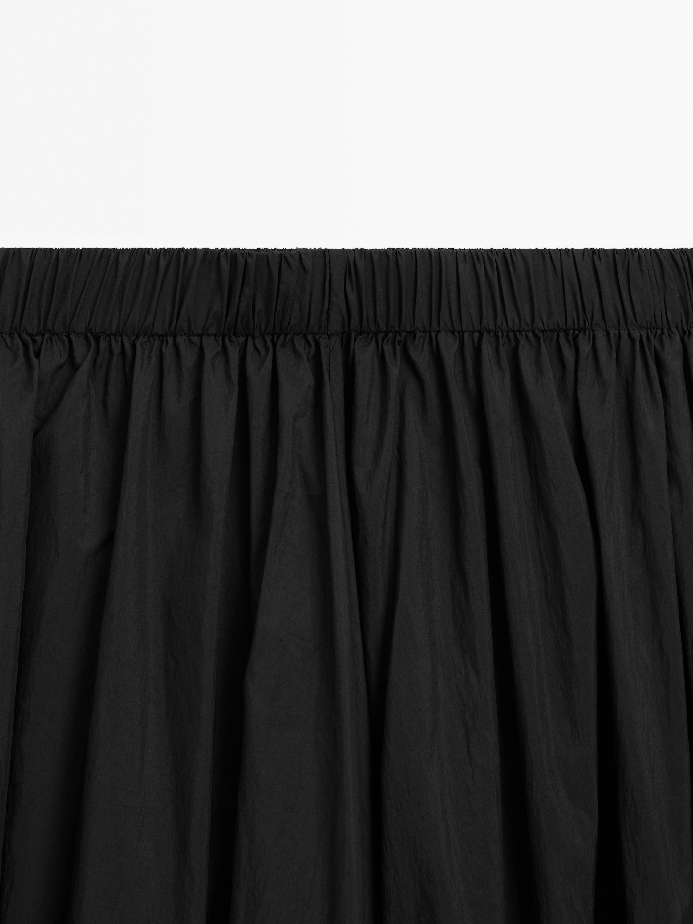 Elastic technical fabric skirt
