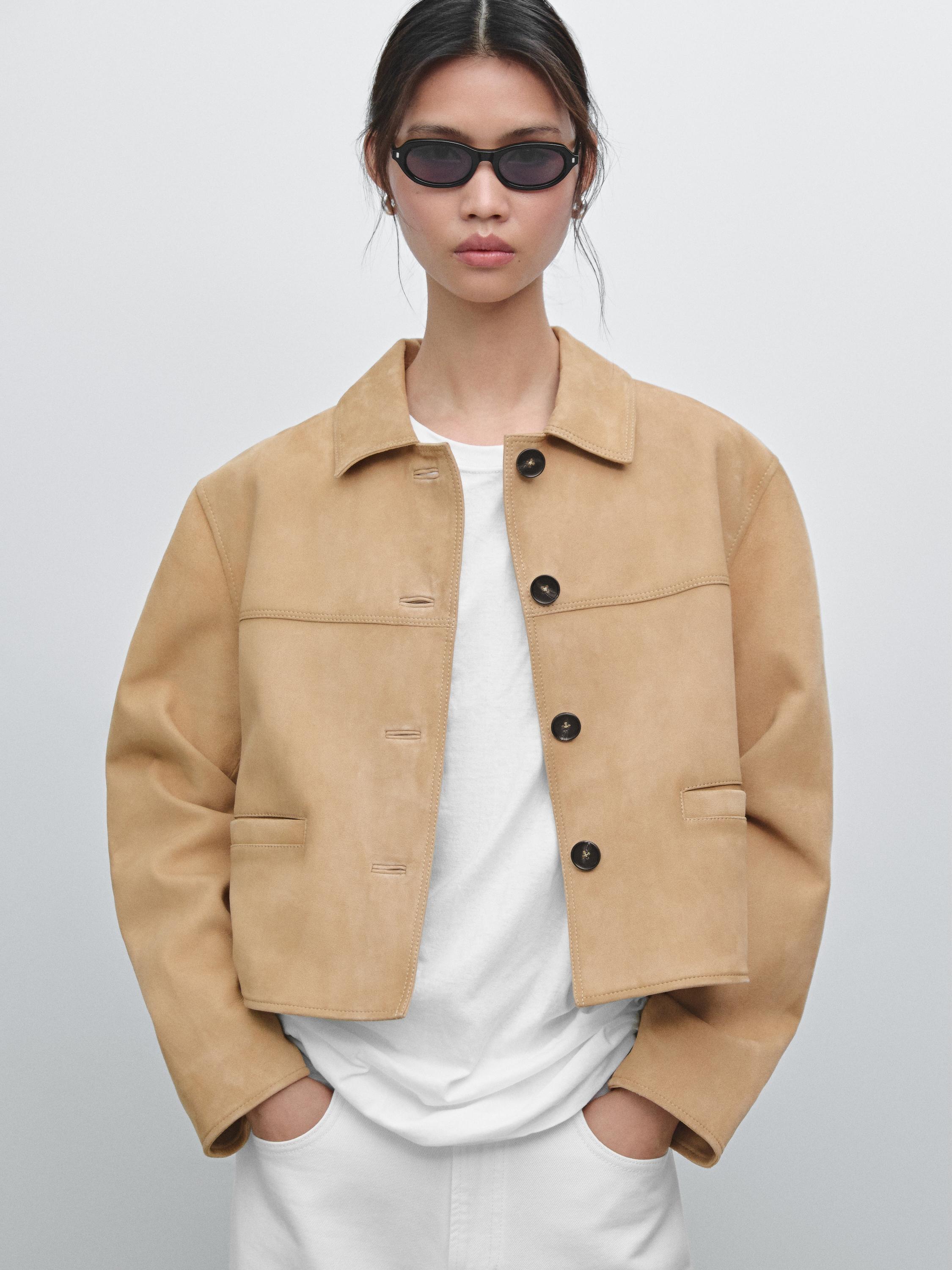 Kurze Jacke aus Wildleder mit Steppnähten