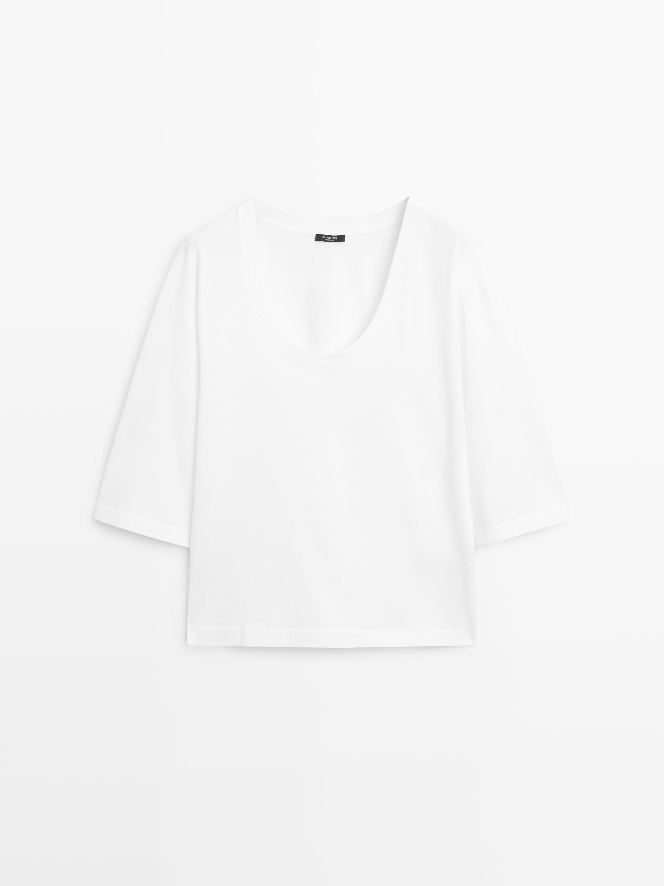 футболка из 100% хлопка с широким вырезом