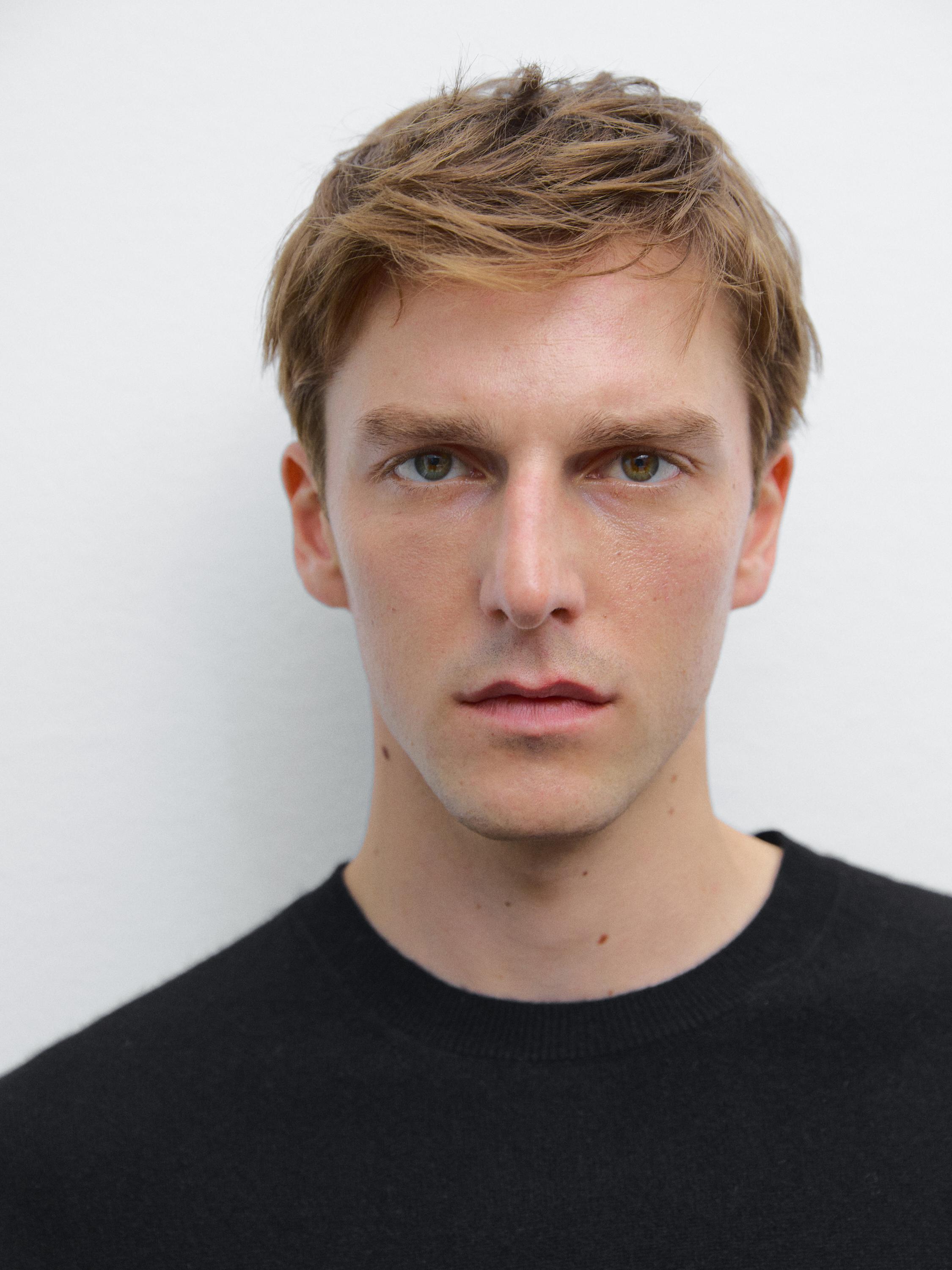 Maglia con collo rotondo in cashmere