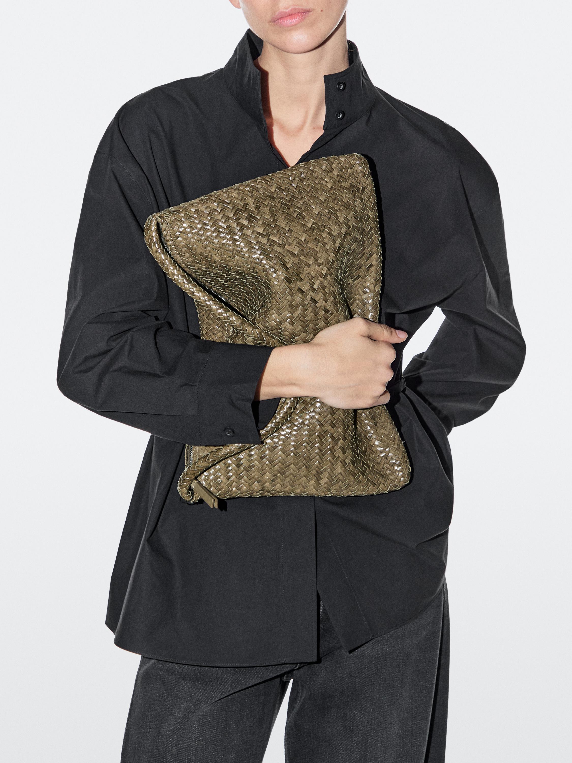 Mid-sized braided leather shoulder bag — KHAKI