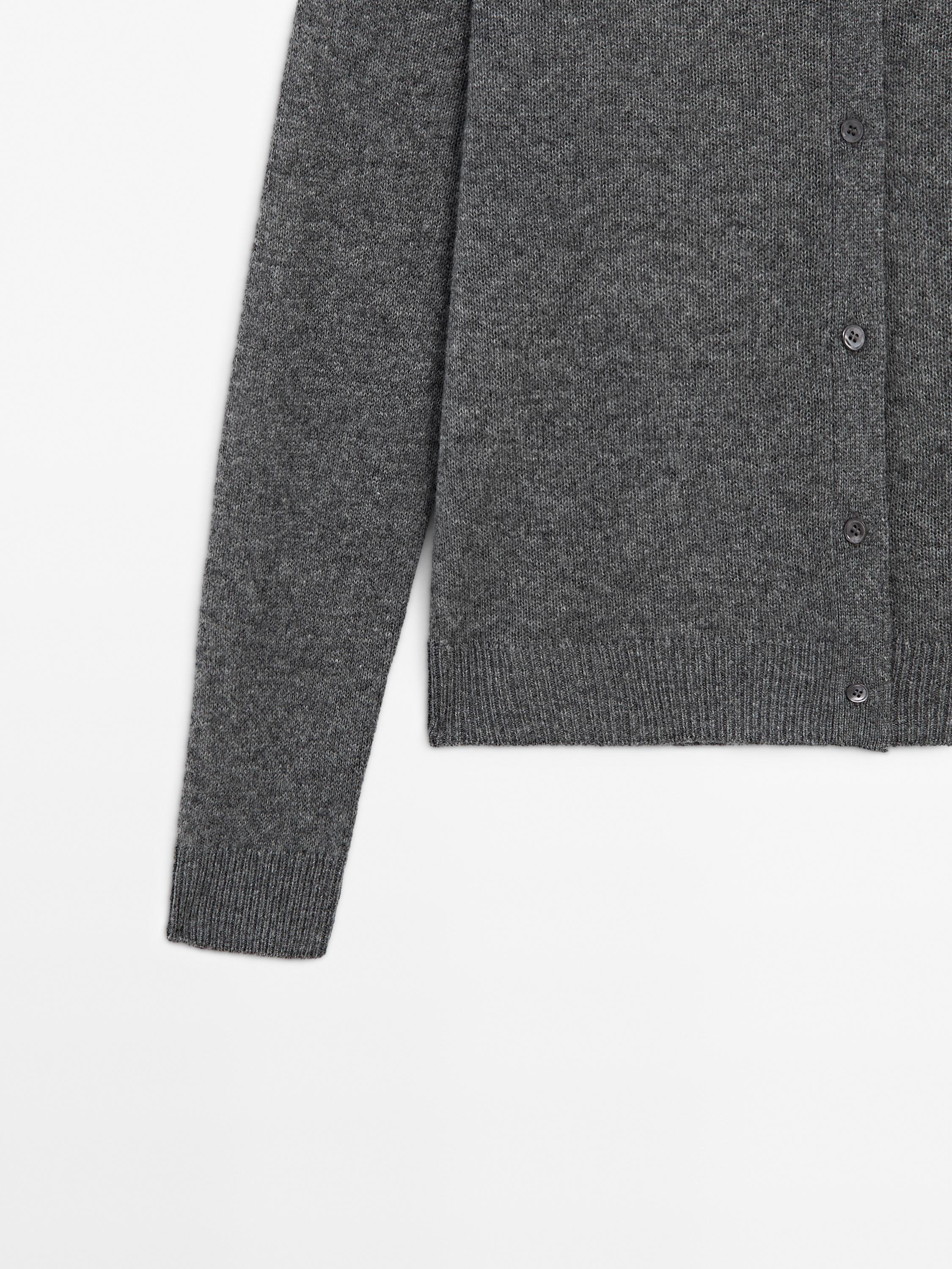 100% cashmere V-neck cardigan