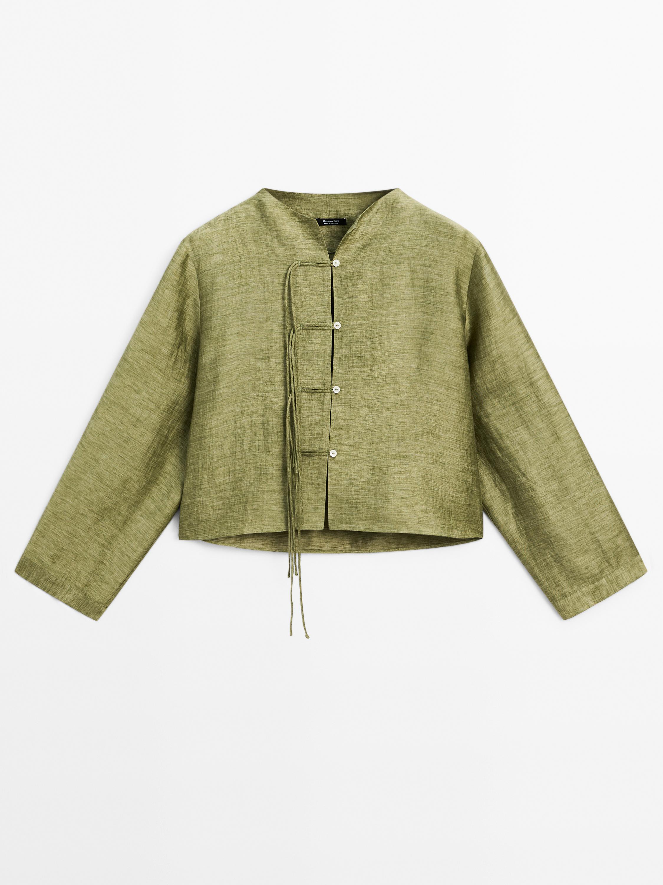 Flowing kimono shirt with button detail