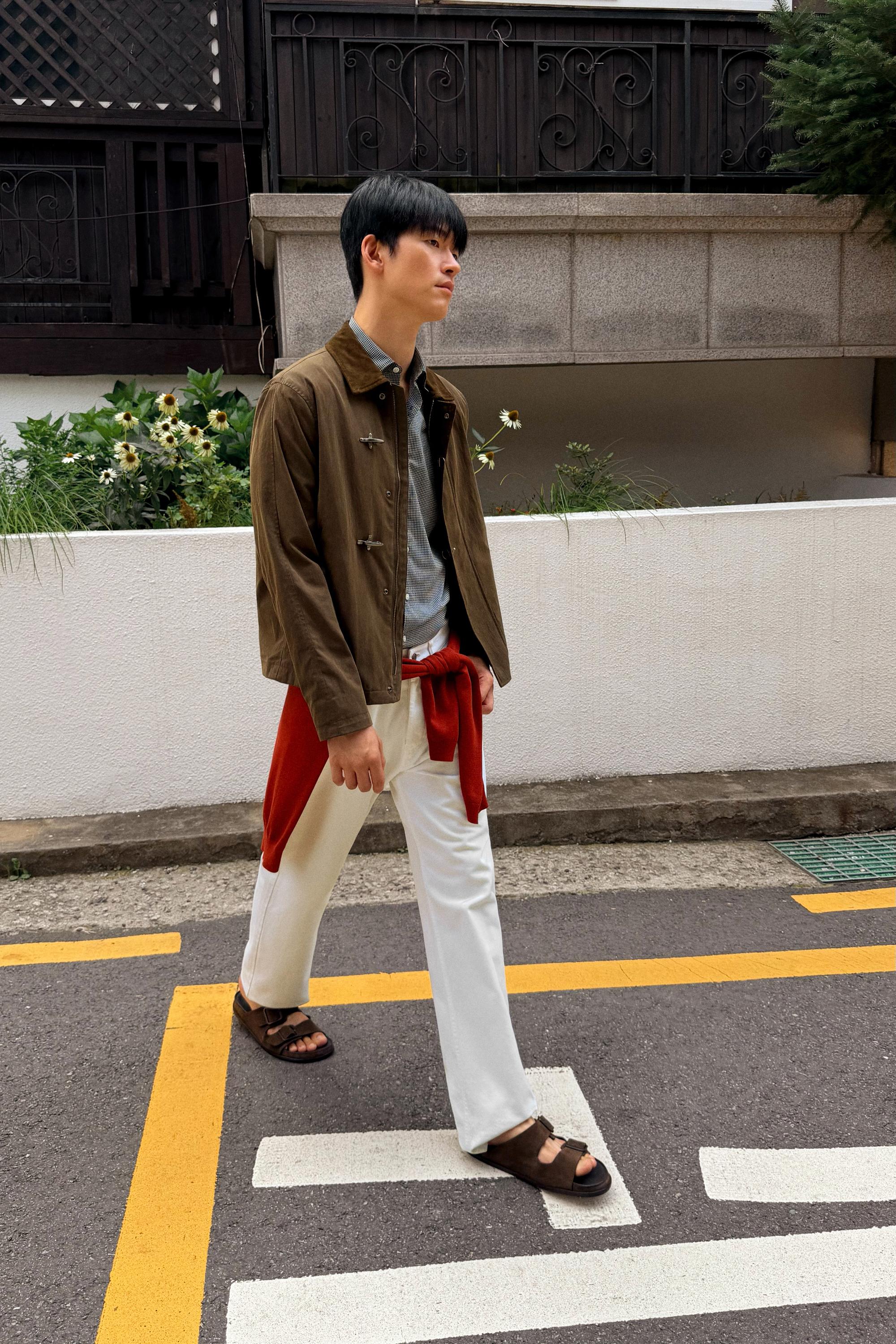 가죽 칼라 디테일 자켓