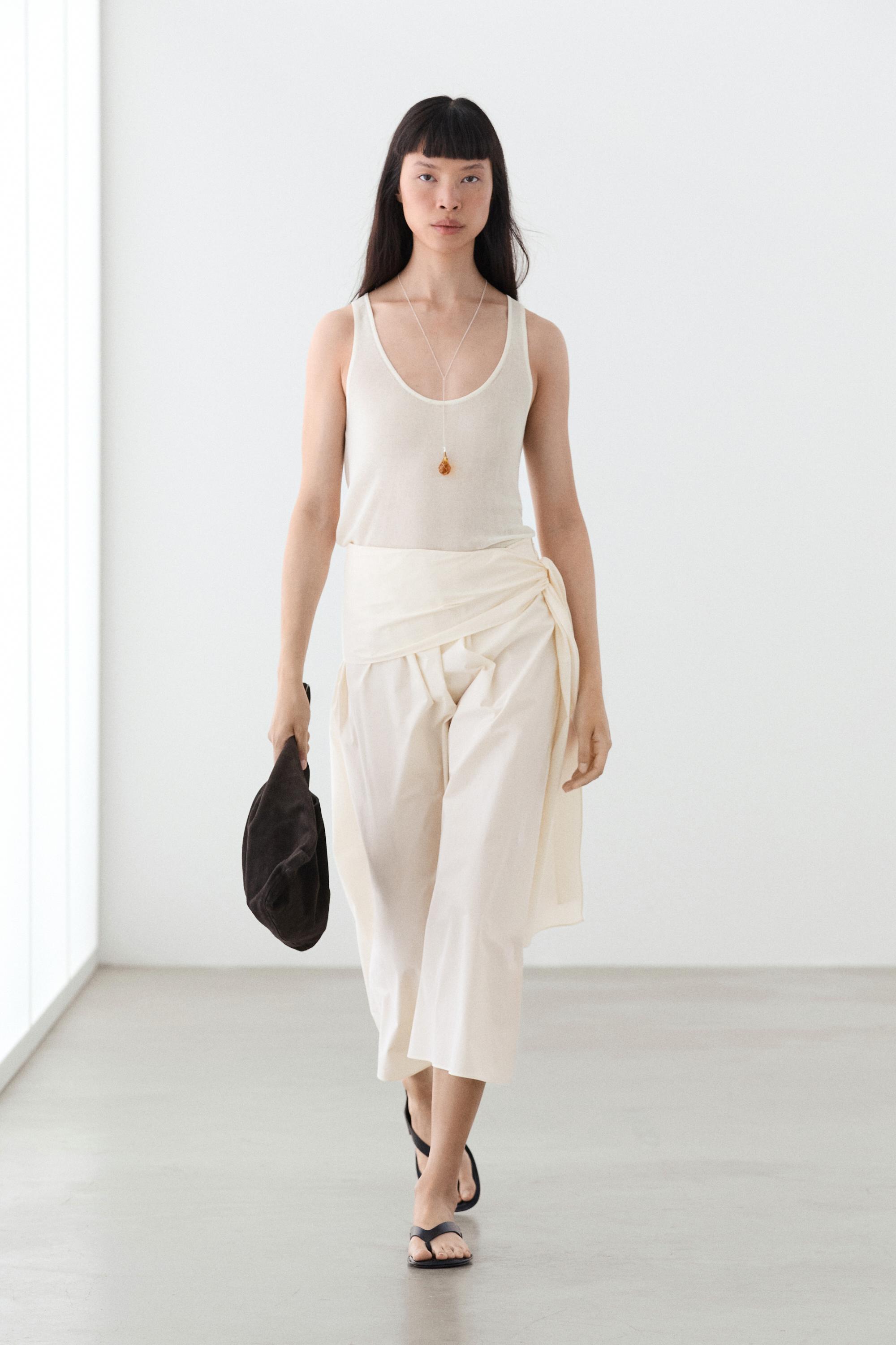 100% linen strappy top — Off white