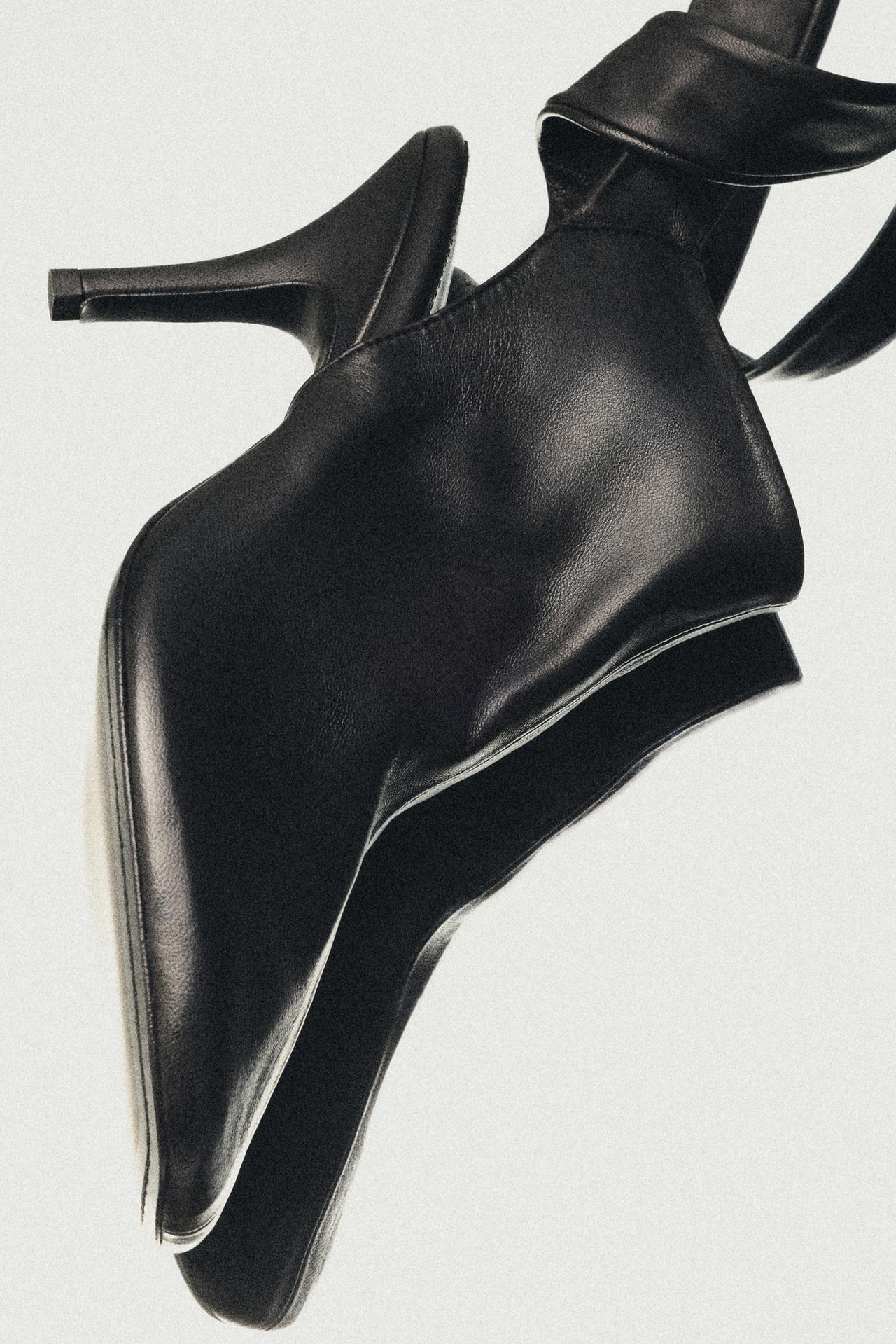 Laced heel shoe - LIMITED EDITION — BLACK