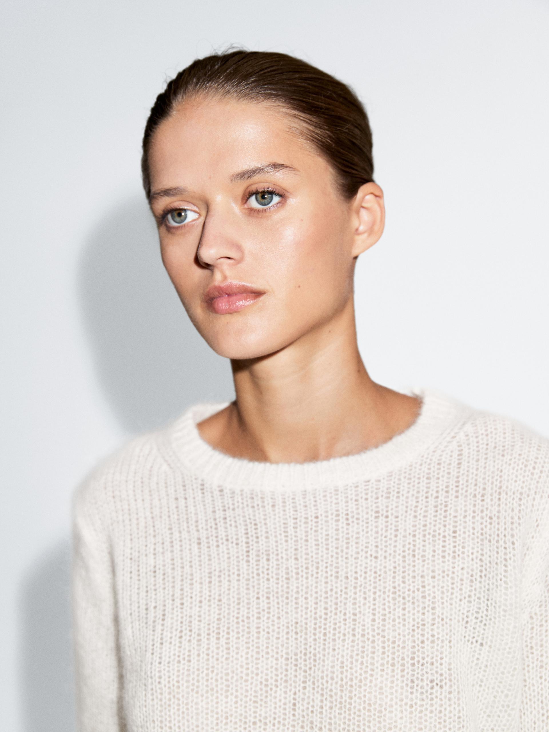 Dzianinowy Sweter Z Mieszanki Wełny Z Alpaki Z Okrągłym Dekoltem - Surowy - L - Massimo Dutti - Kobieta