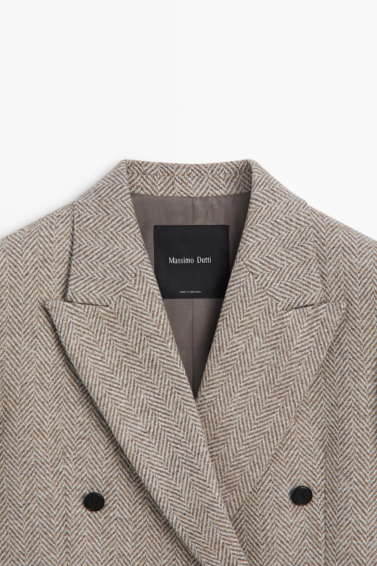 Mid-length double-breasted herringbone coat — SAND