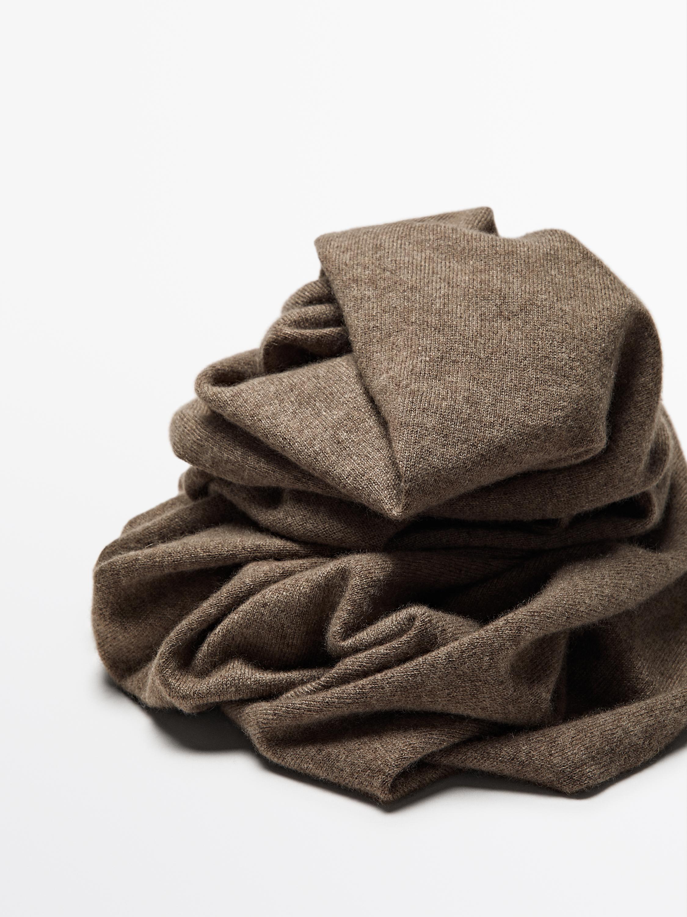 100% cashmere scarf