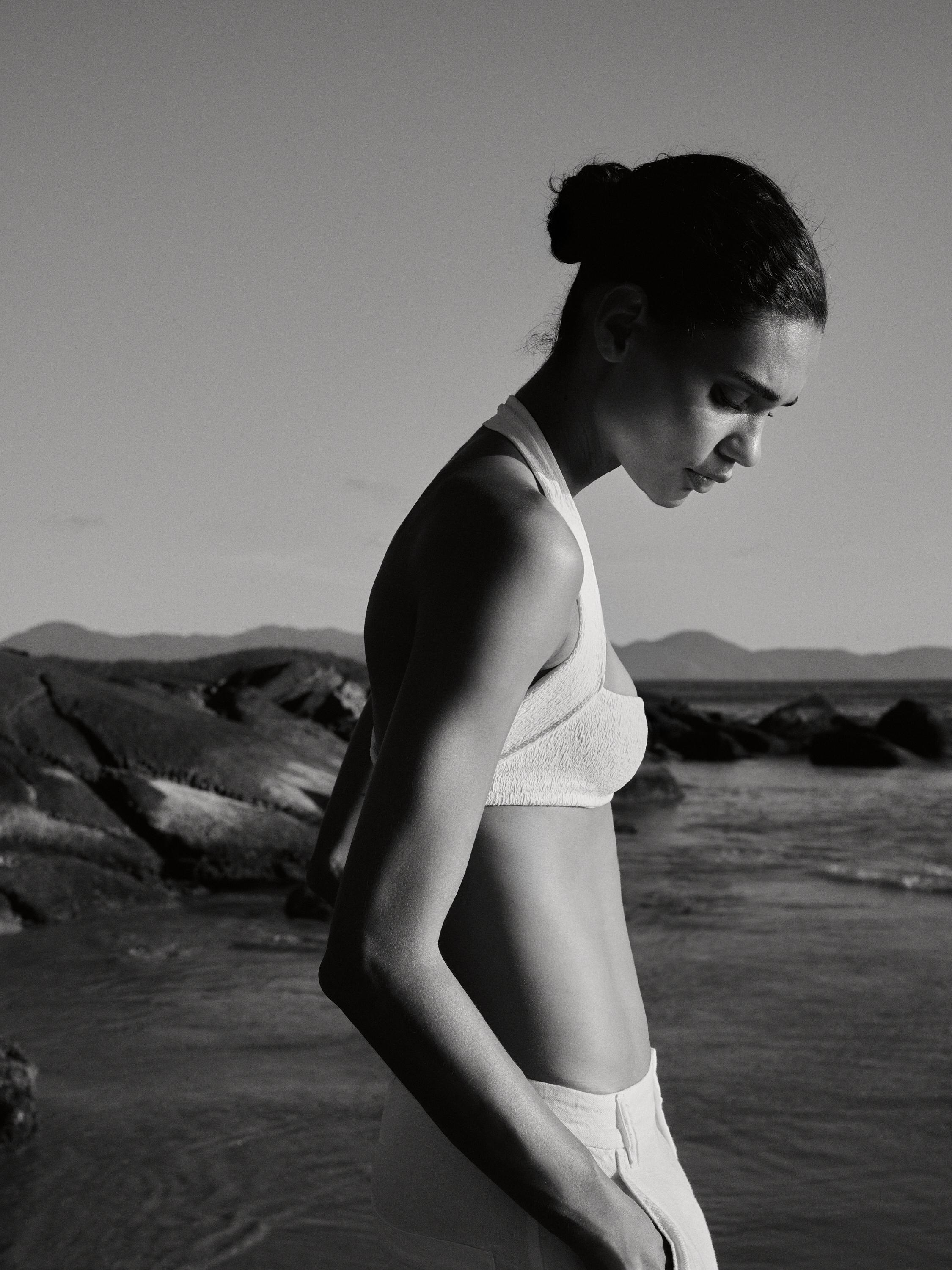 Textured halter bikini top