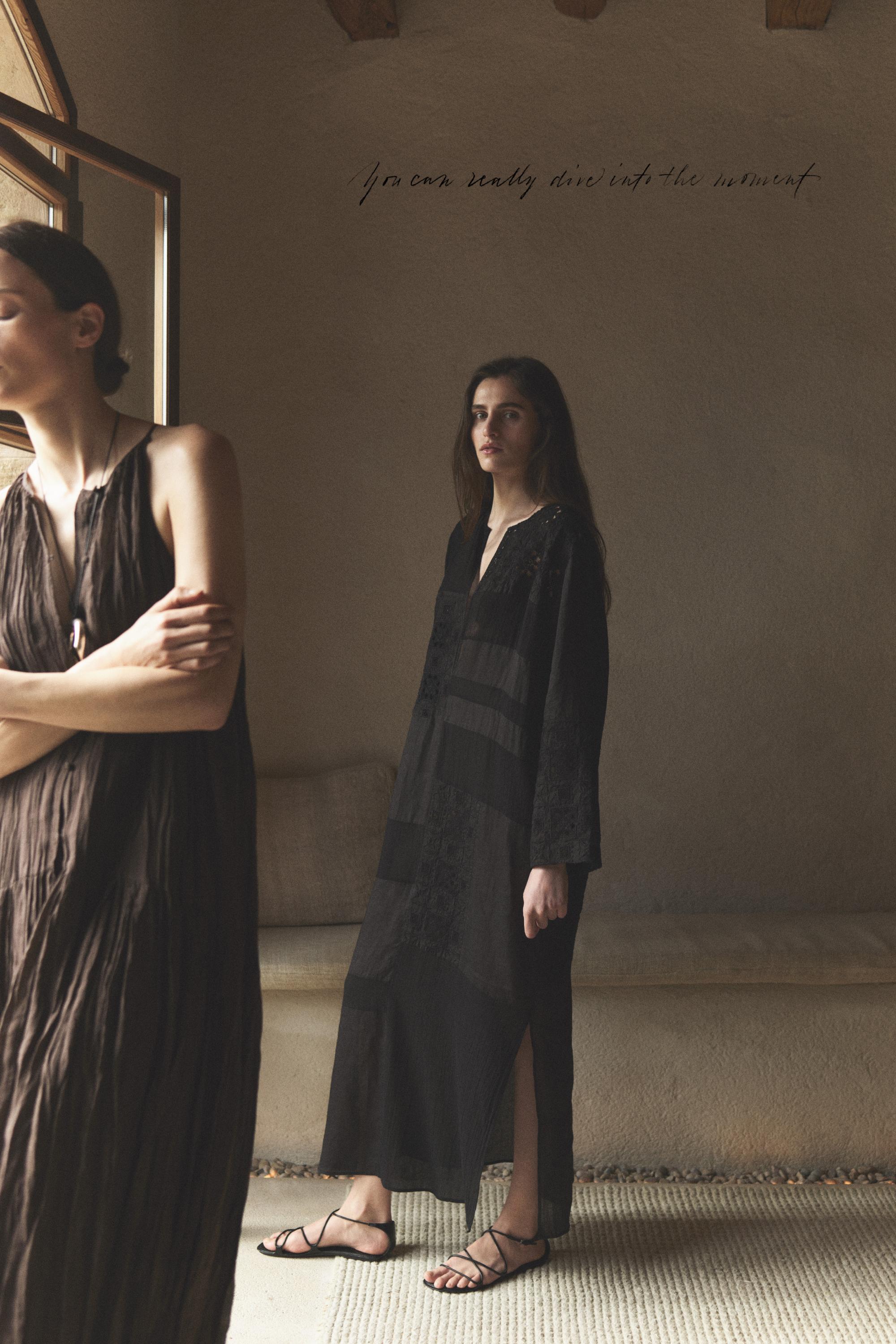Flowing midi dress with button details — BROWN