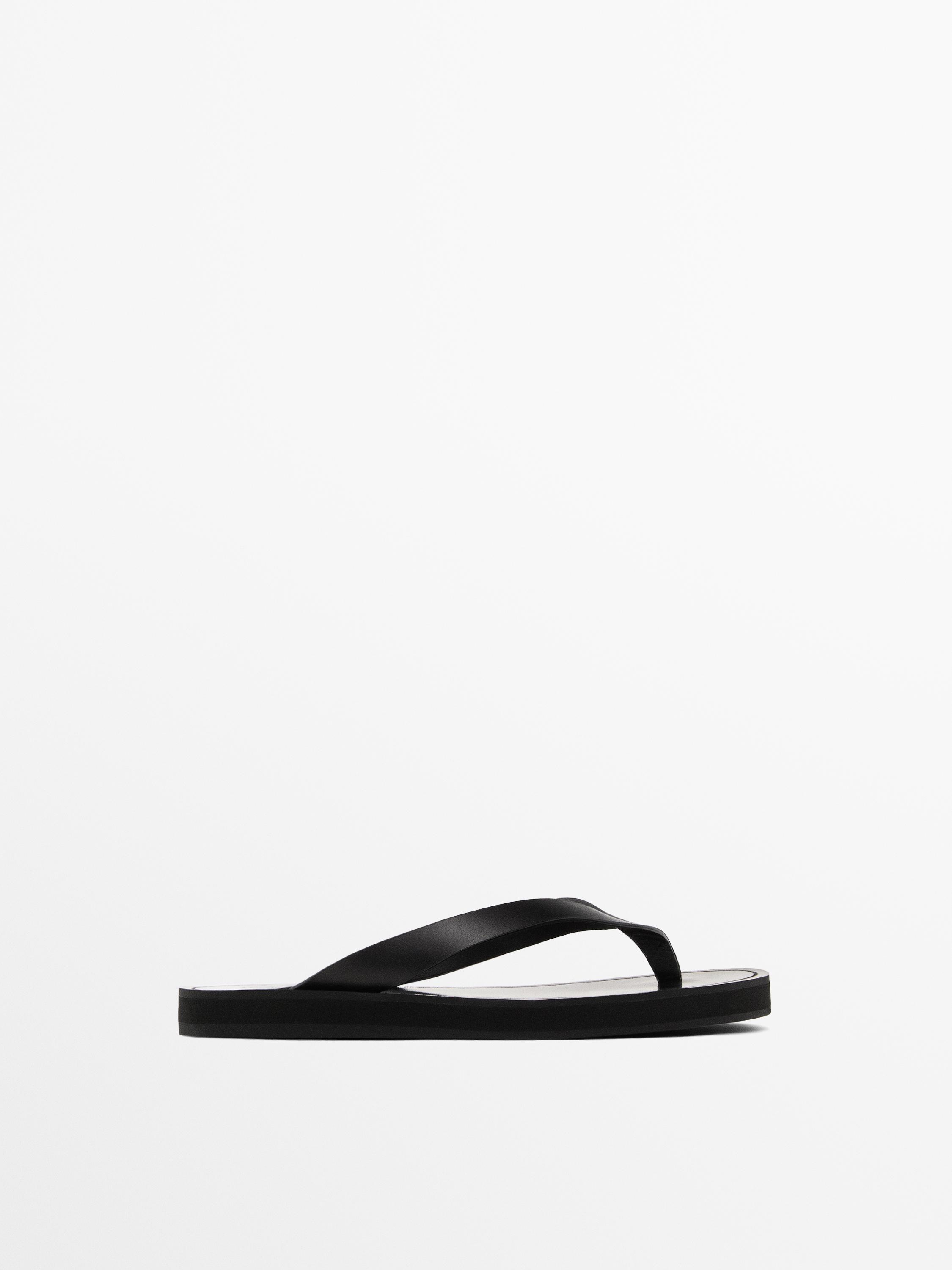 Flat leather sandals