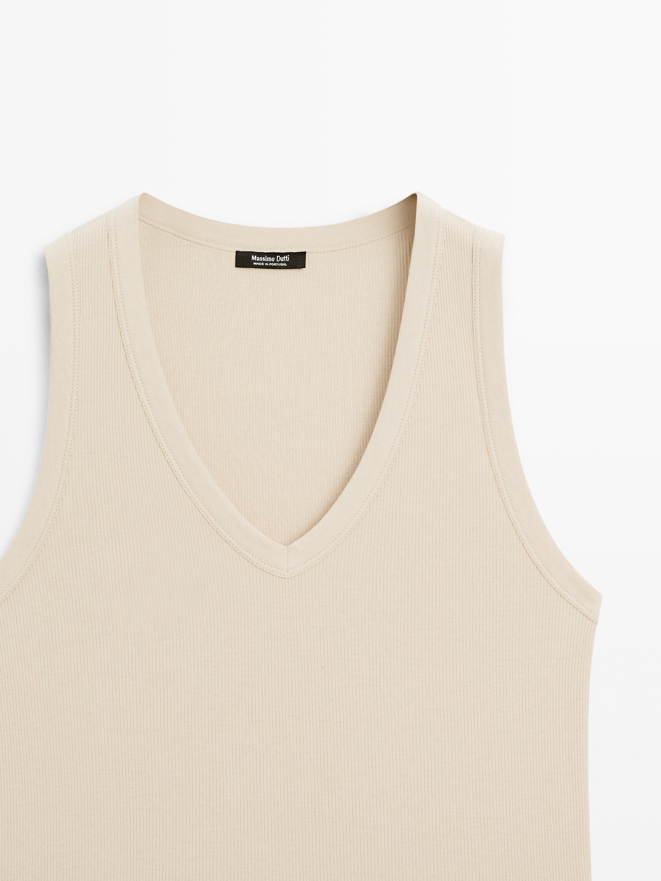 Ribbed V-neck T-shirt