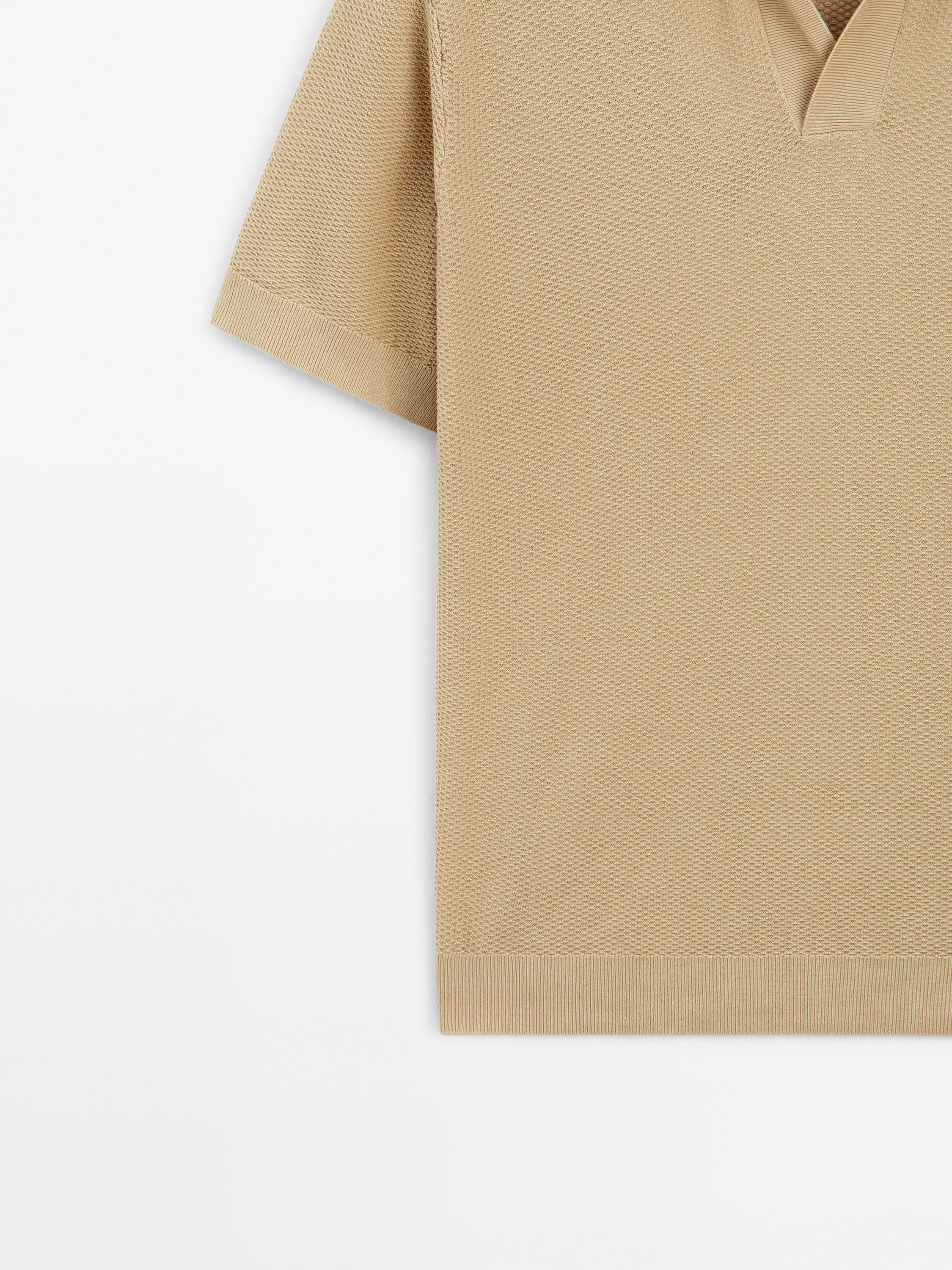 Textured knit short sleeve polo shirt