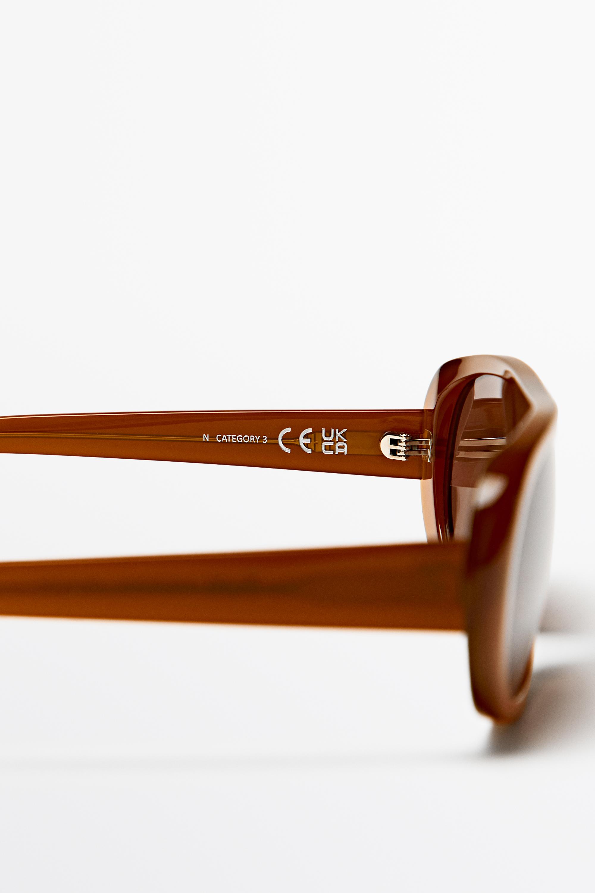 Wraparound sunglasses — Caramel