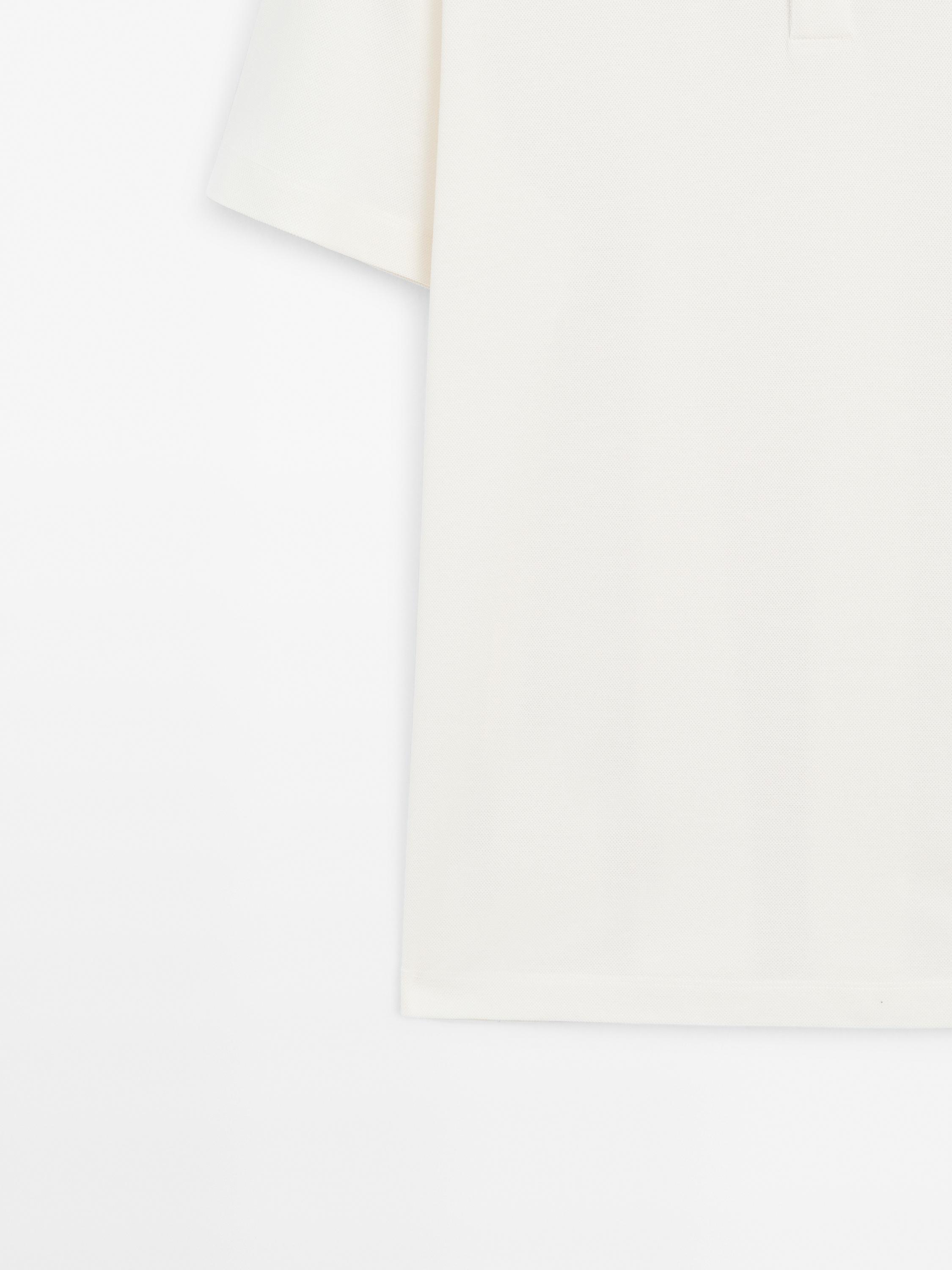 100% cotton polo shirt with micro textured weave