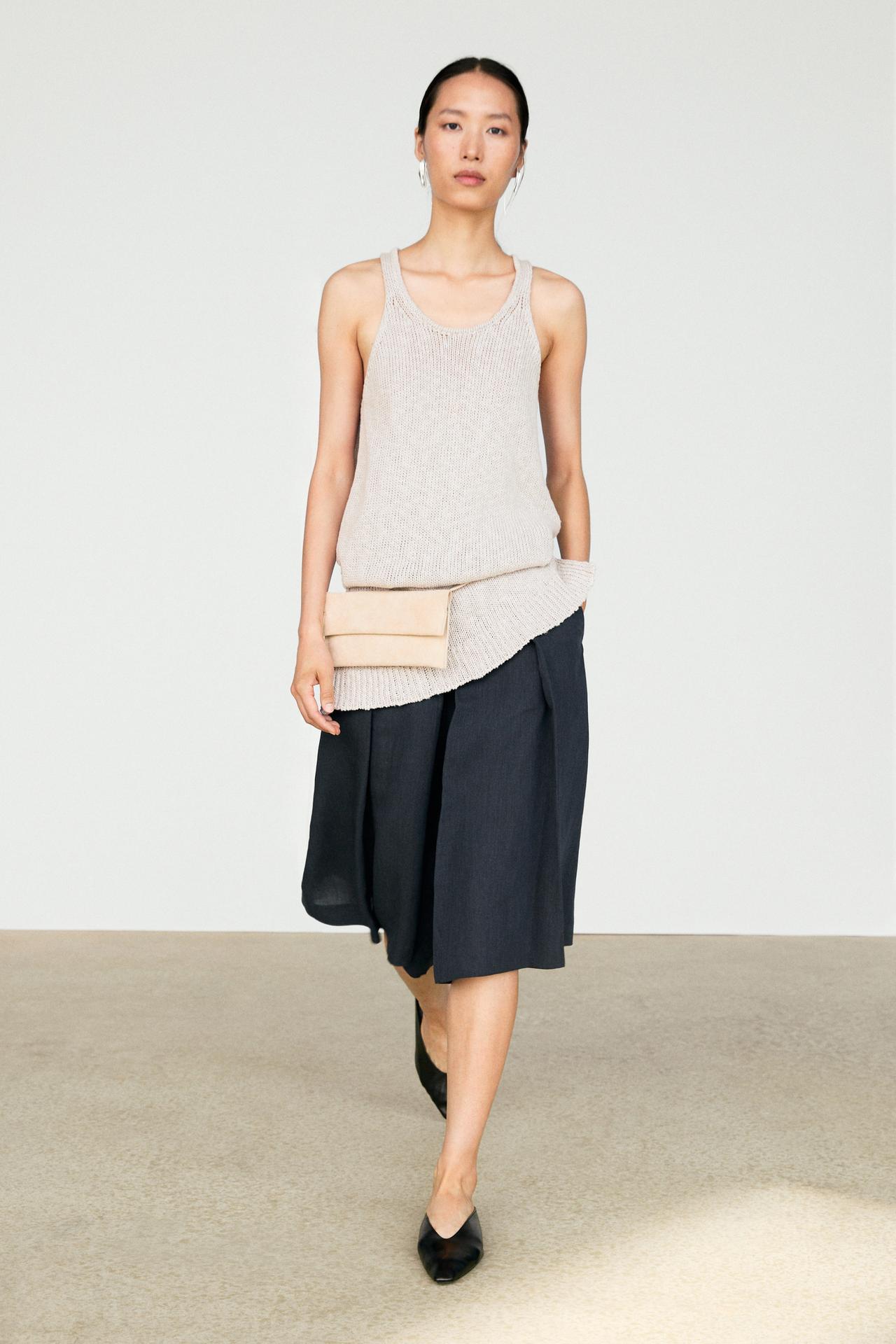 Linen blend Bermuda shorts with pleats — BLUE