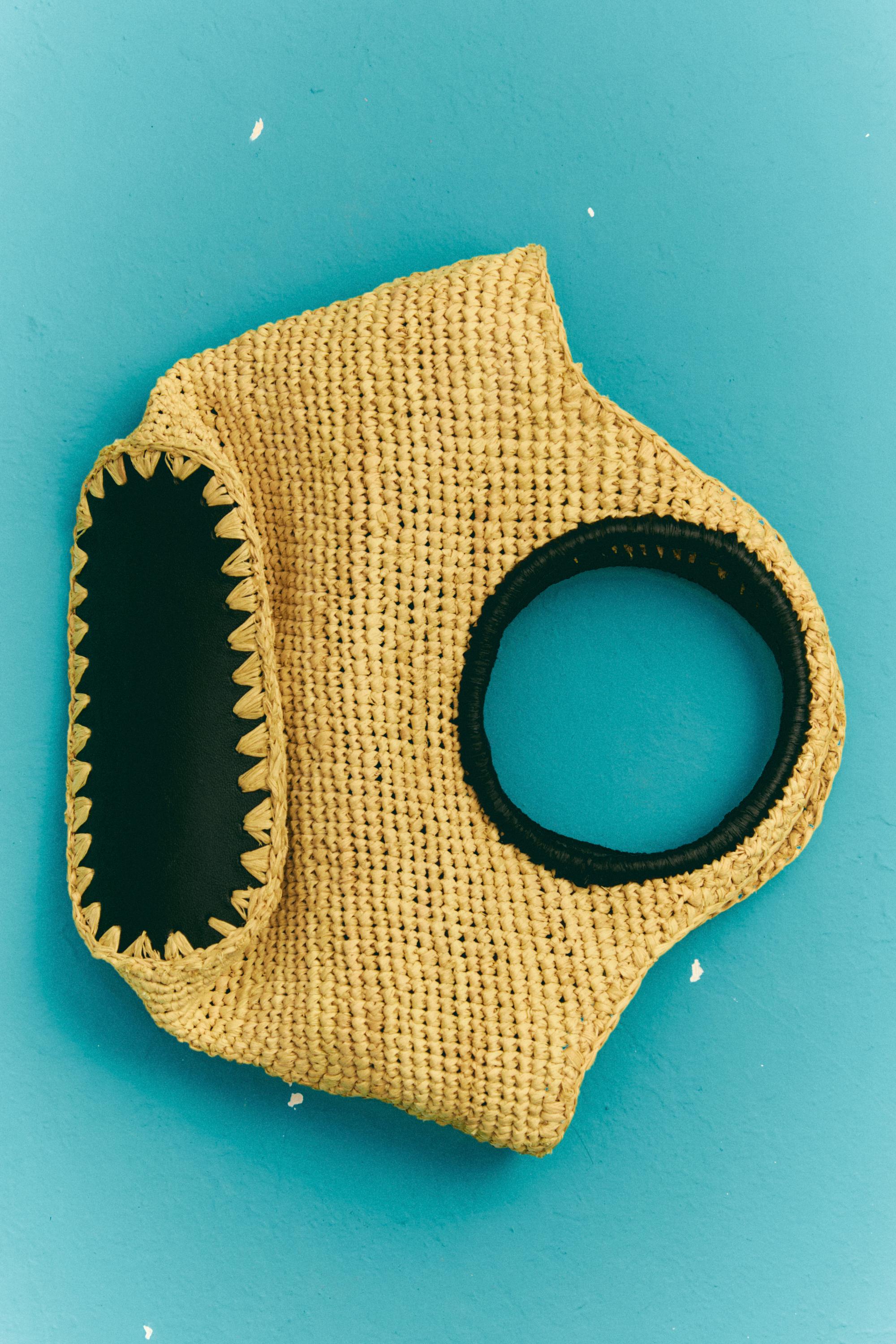 100% Raffia Mini Crescent Bag — BEIGE