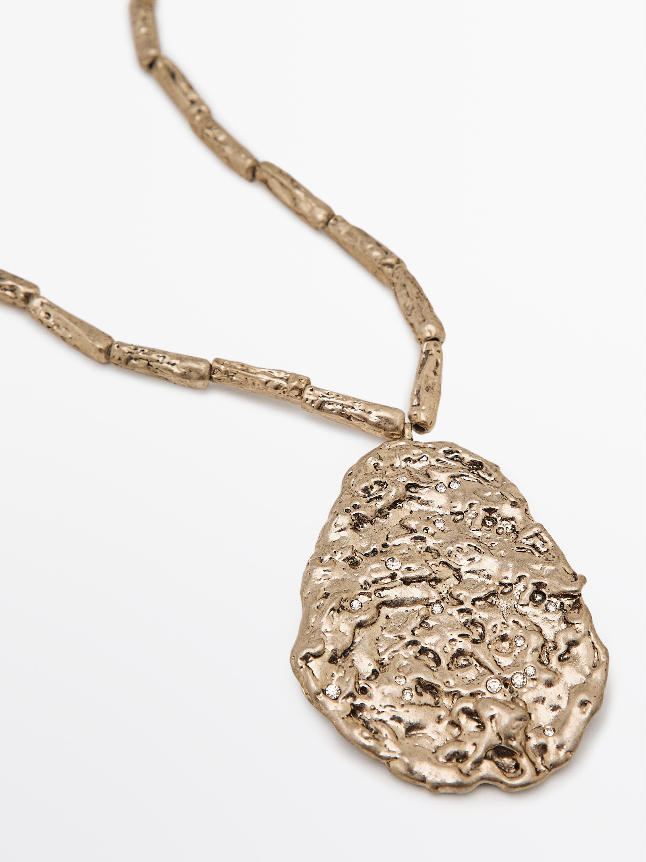 Long necklace with stone piece