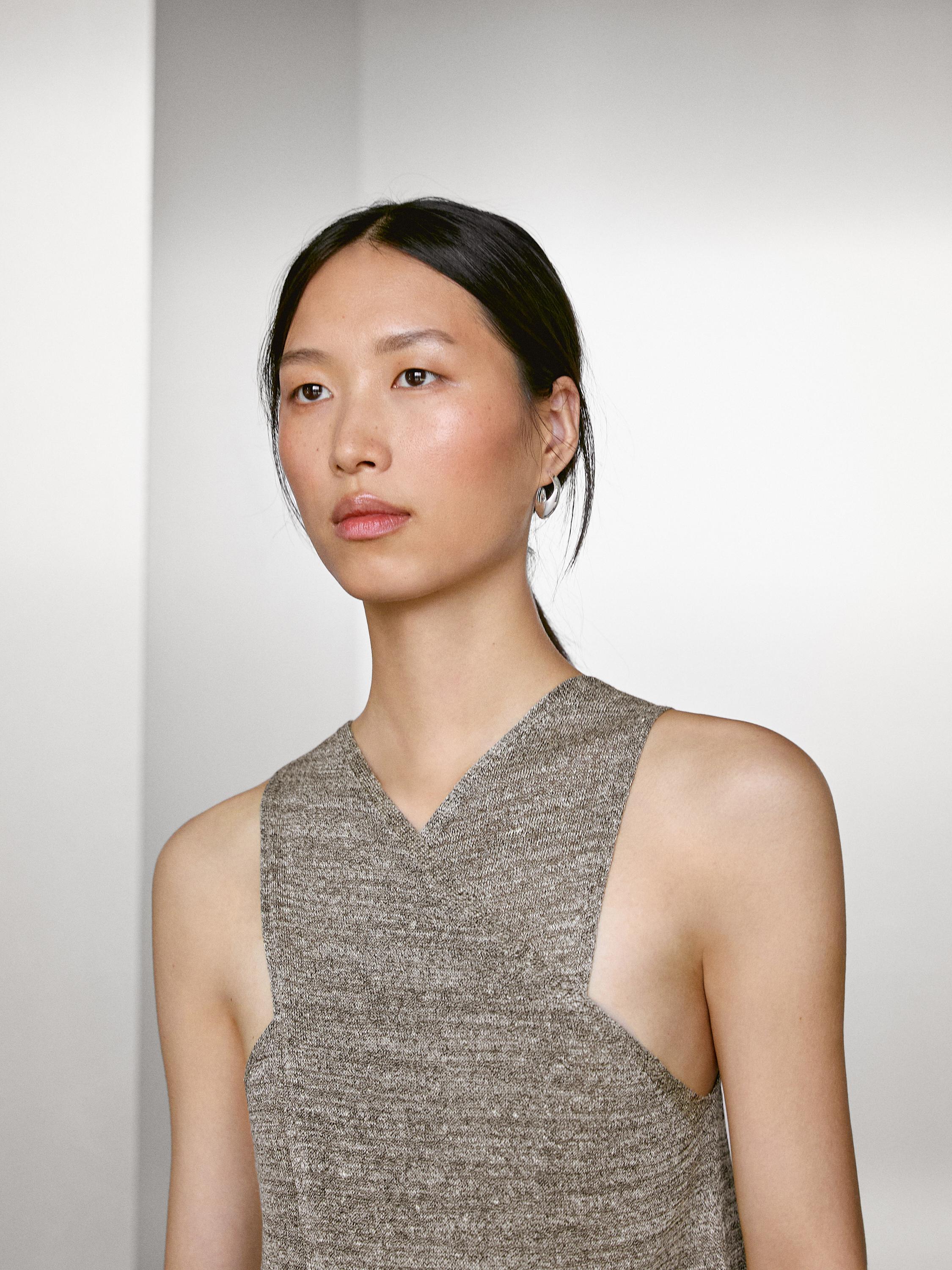 Top halter petrecut din amestec de in