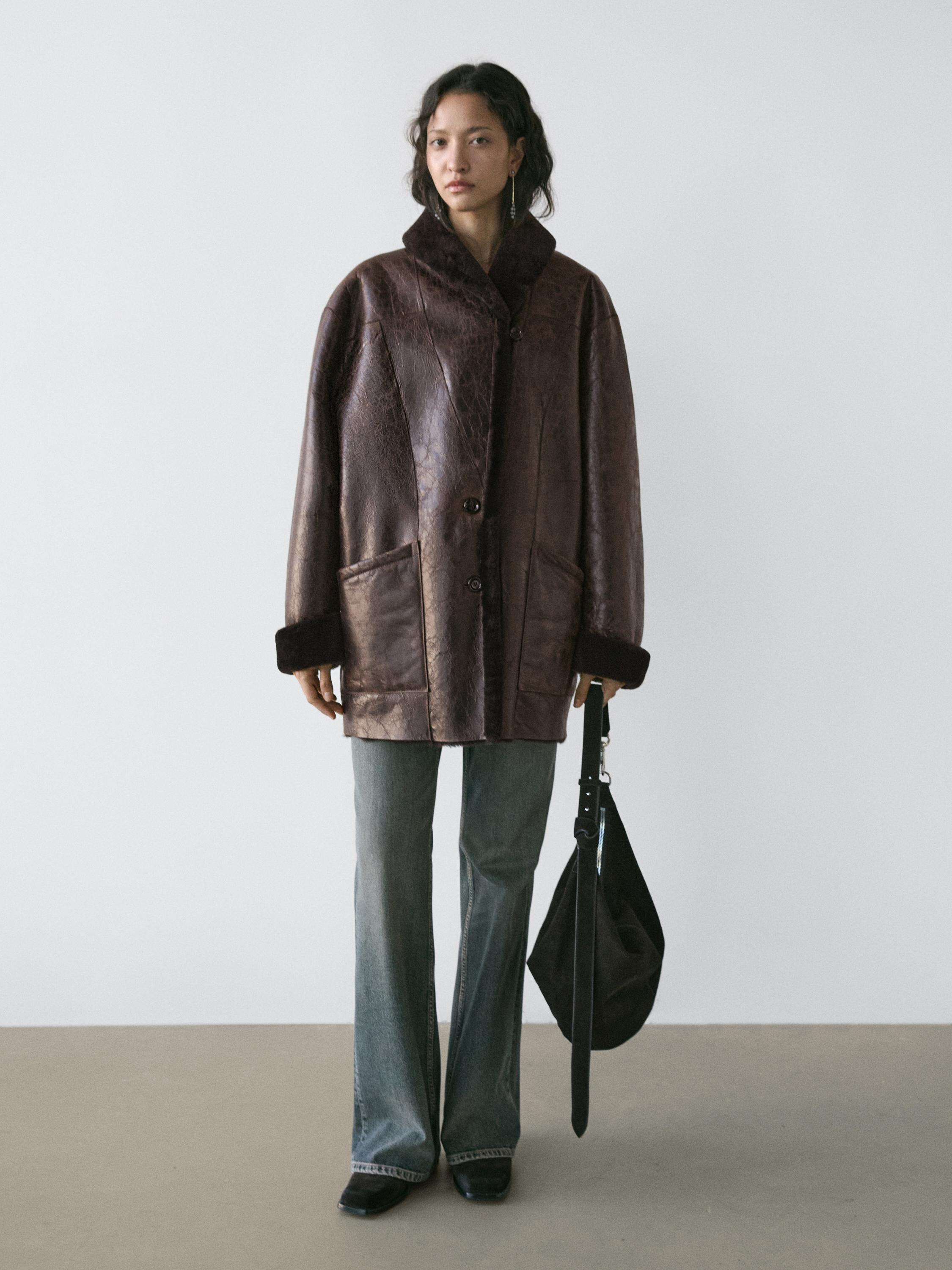 Mouton leather coat with crackled finish