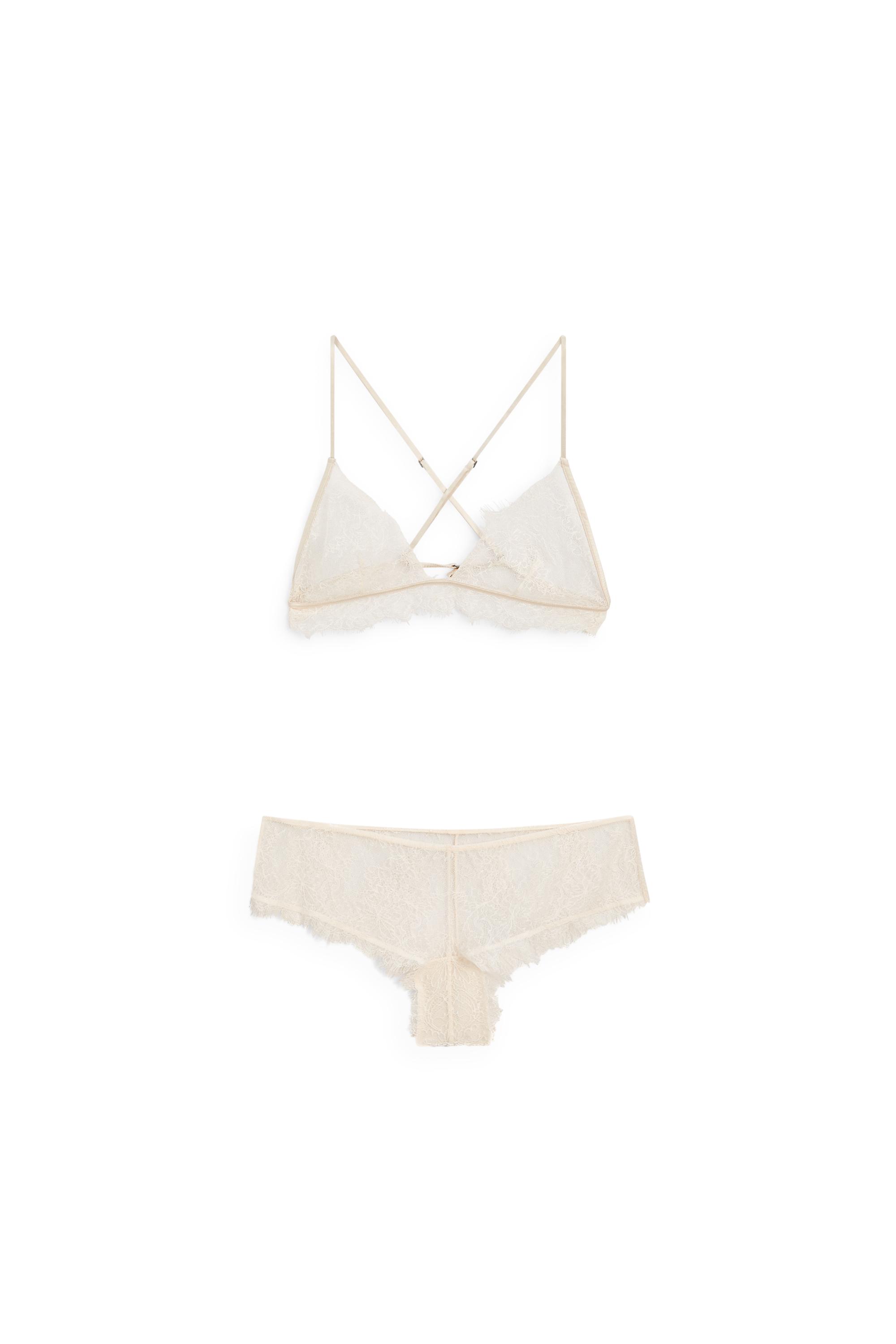 Scalloped lace culotte briefs — CREAM
