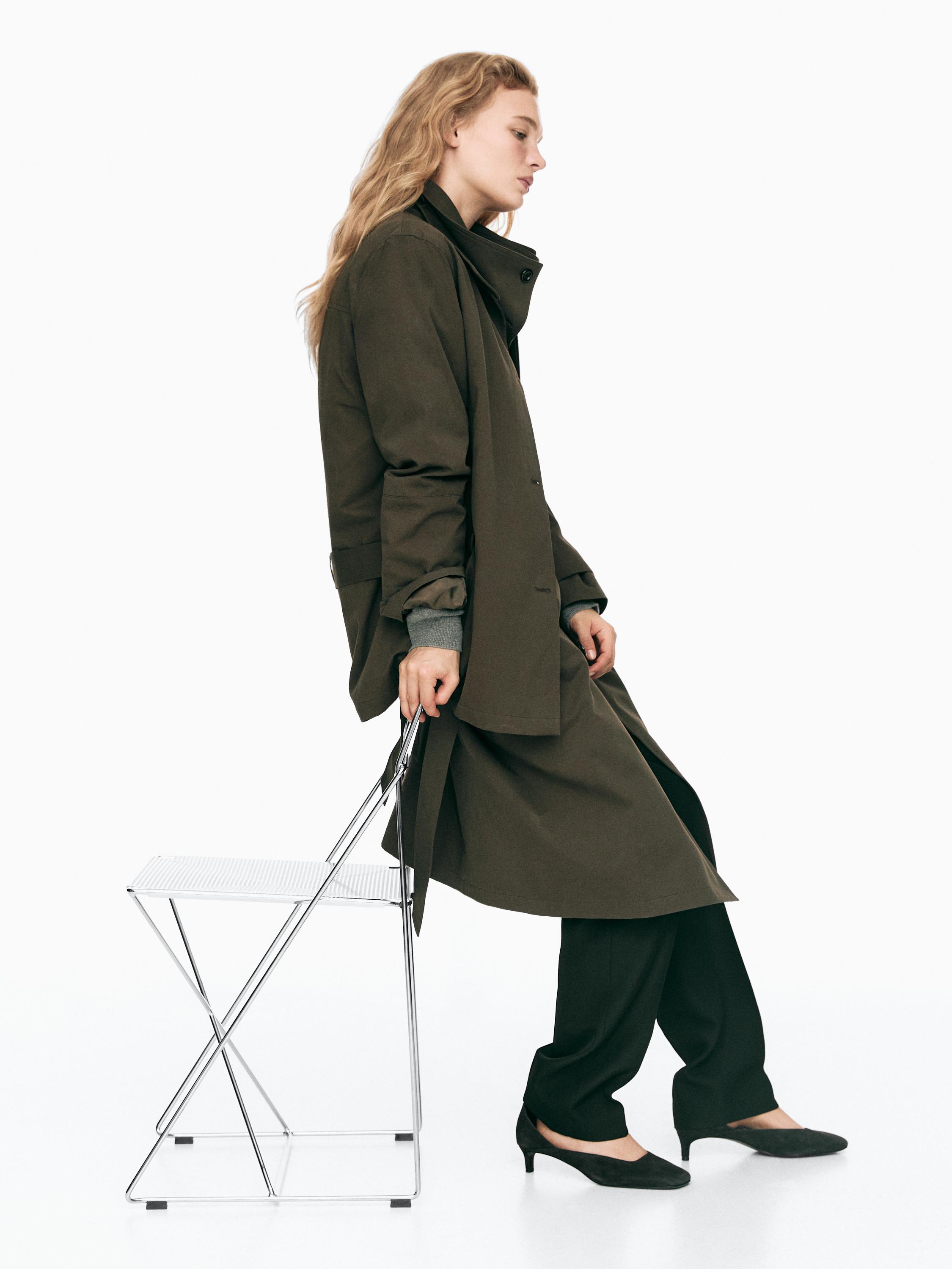 Heeled shoes with square vamp — BROWN
