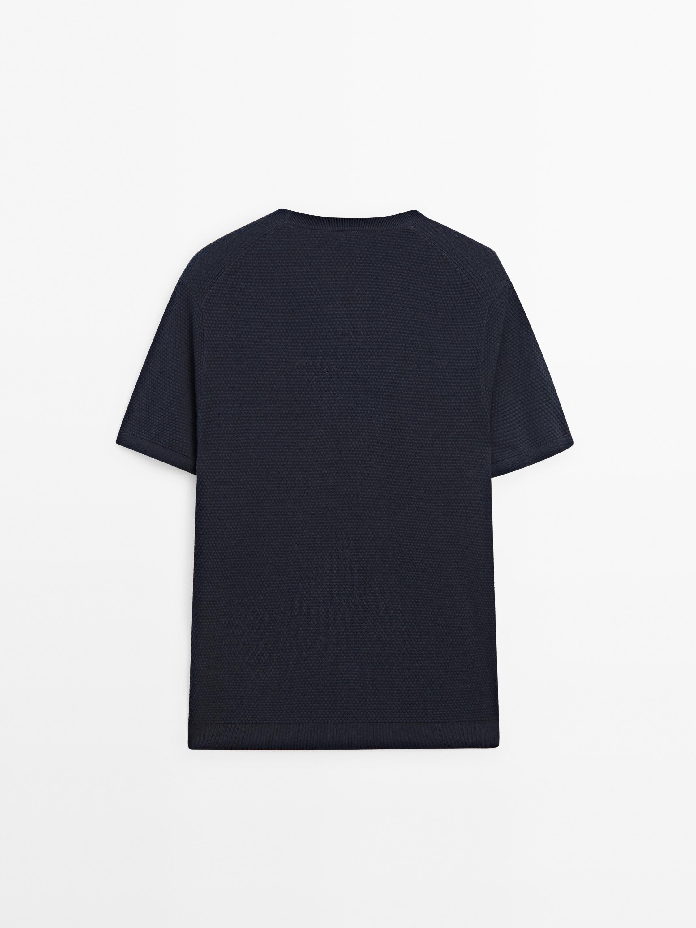 100% cotton textured knit T-shirt