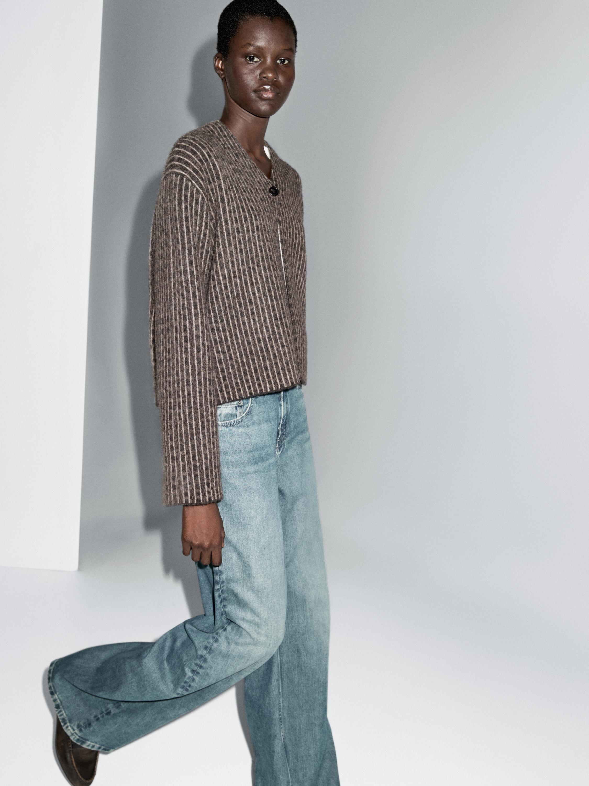 İnce çizgili kısa hırka