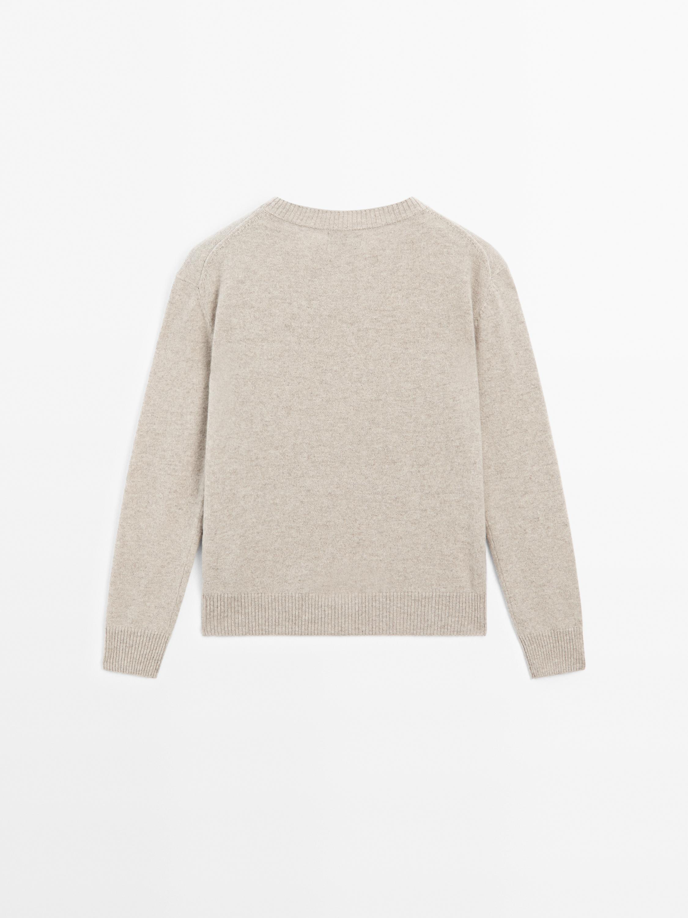 100% cashmere crew neck sweater