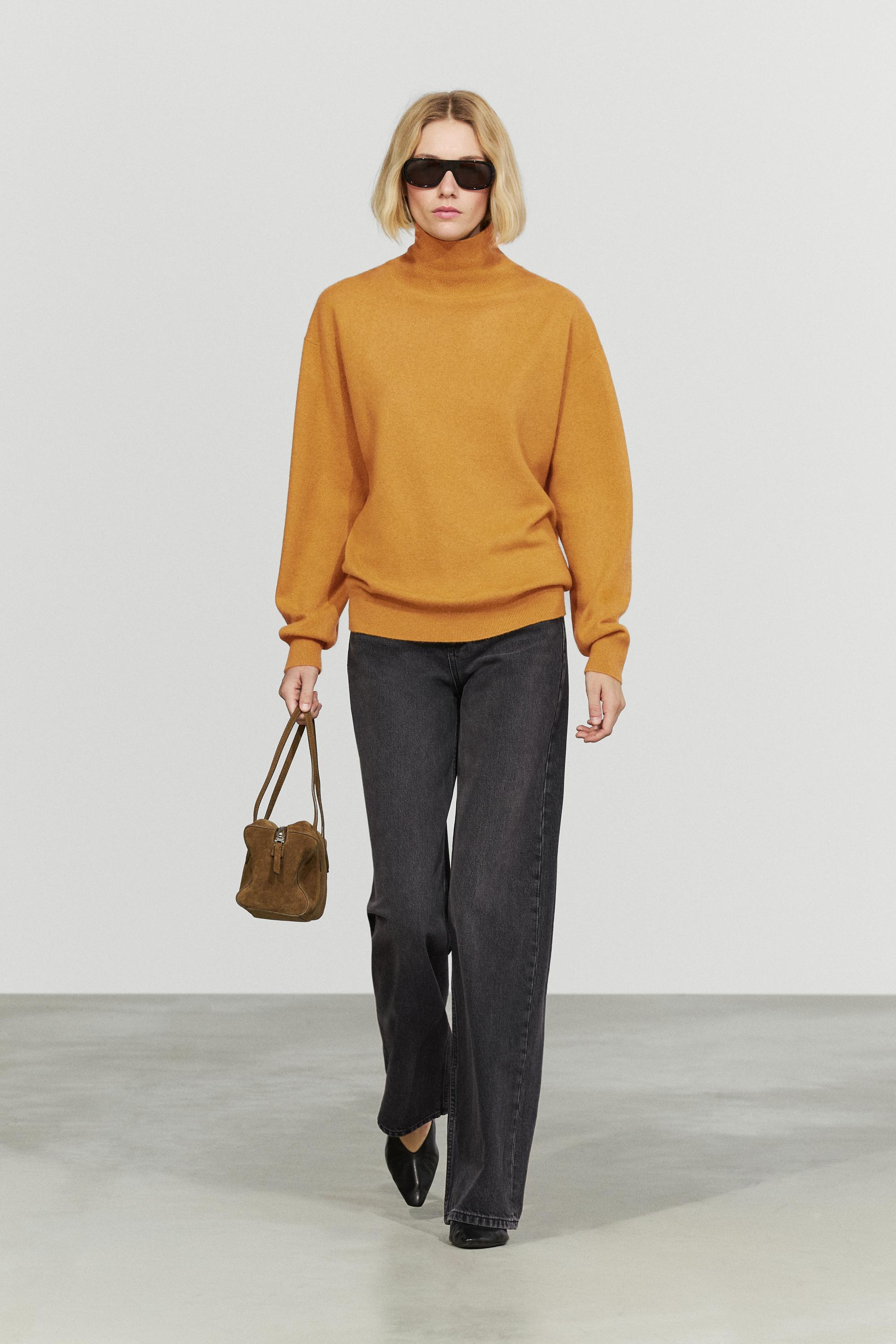 100% cashmere high neck knit sweater
