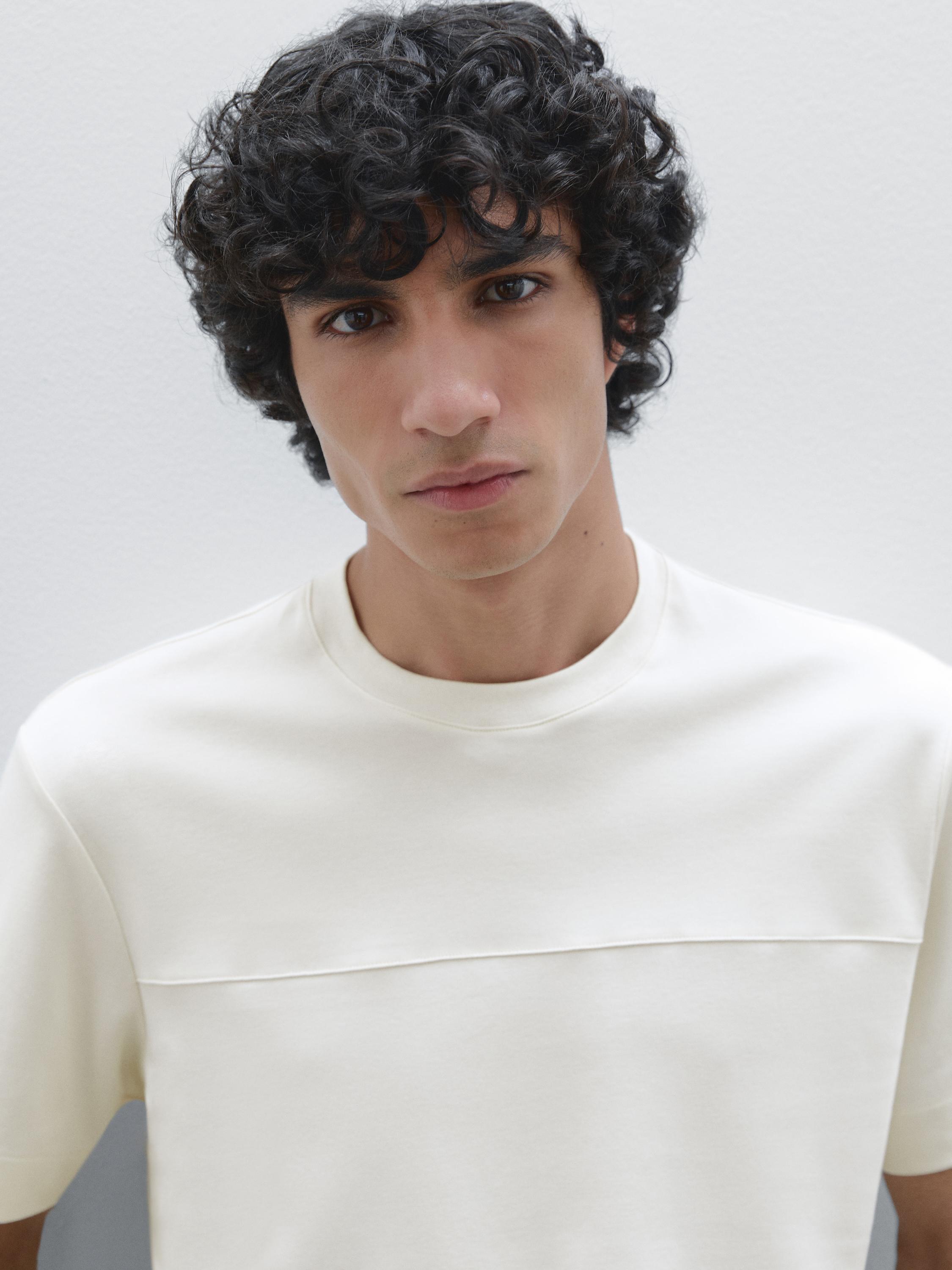 100% cotton T-shirt with seam detail