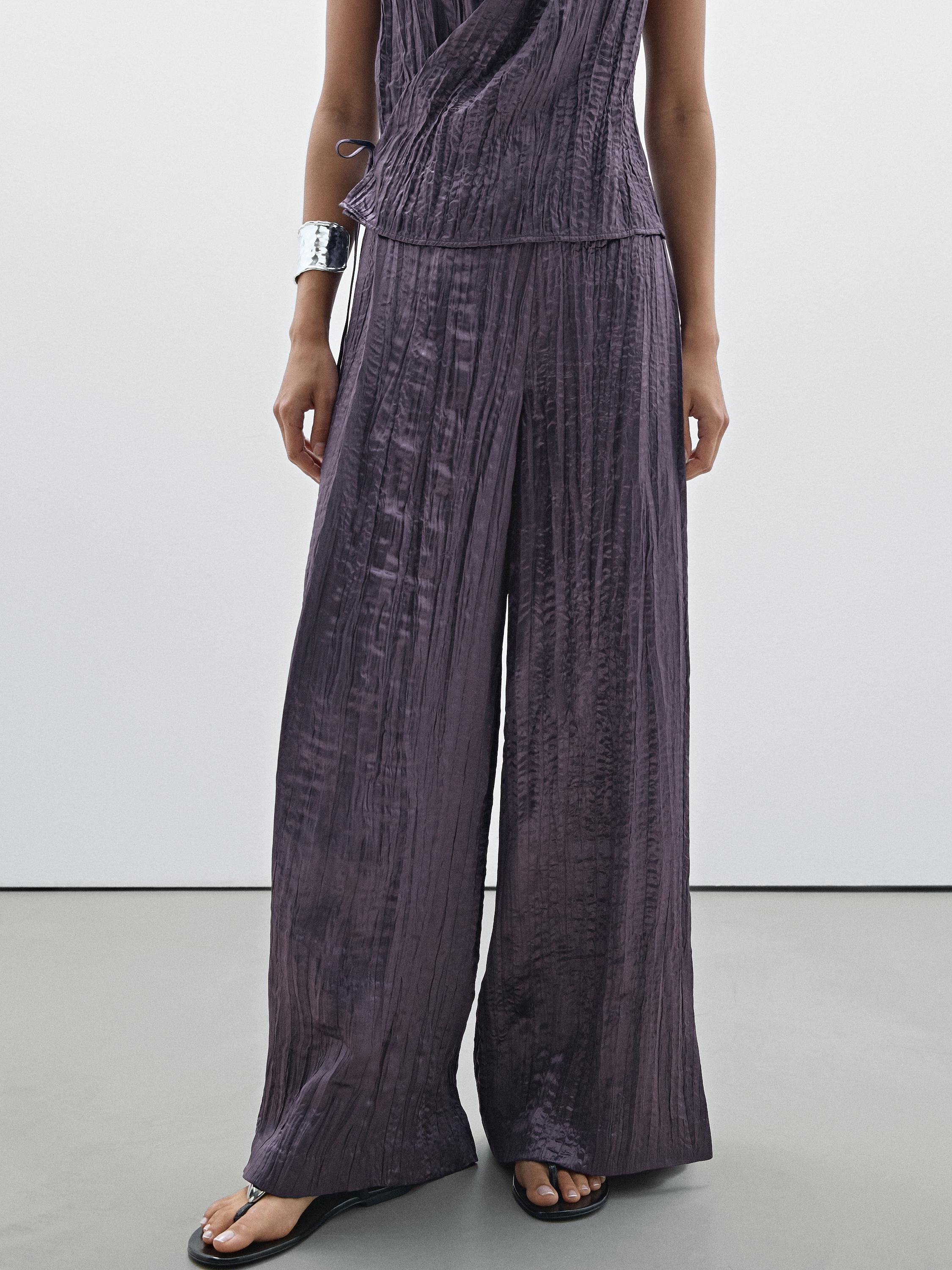 بنطلون بليسيه بقصة مستقيمة