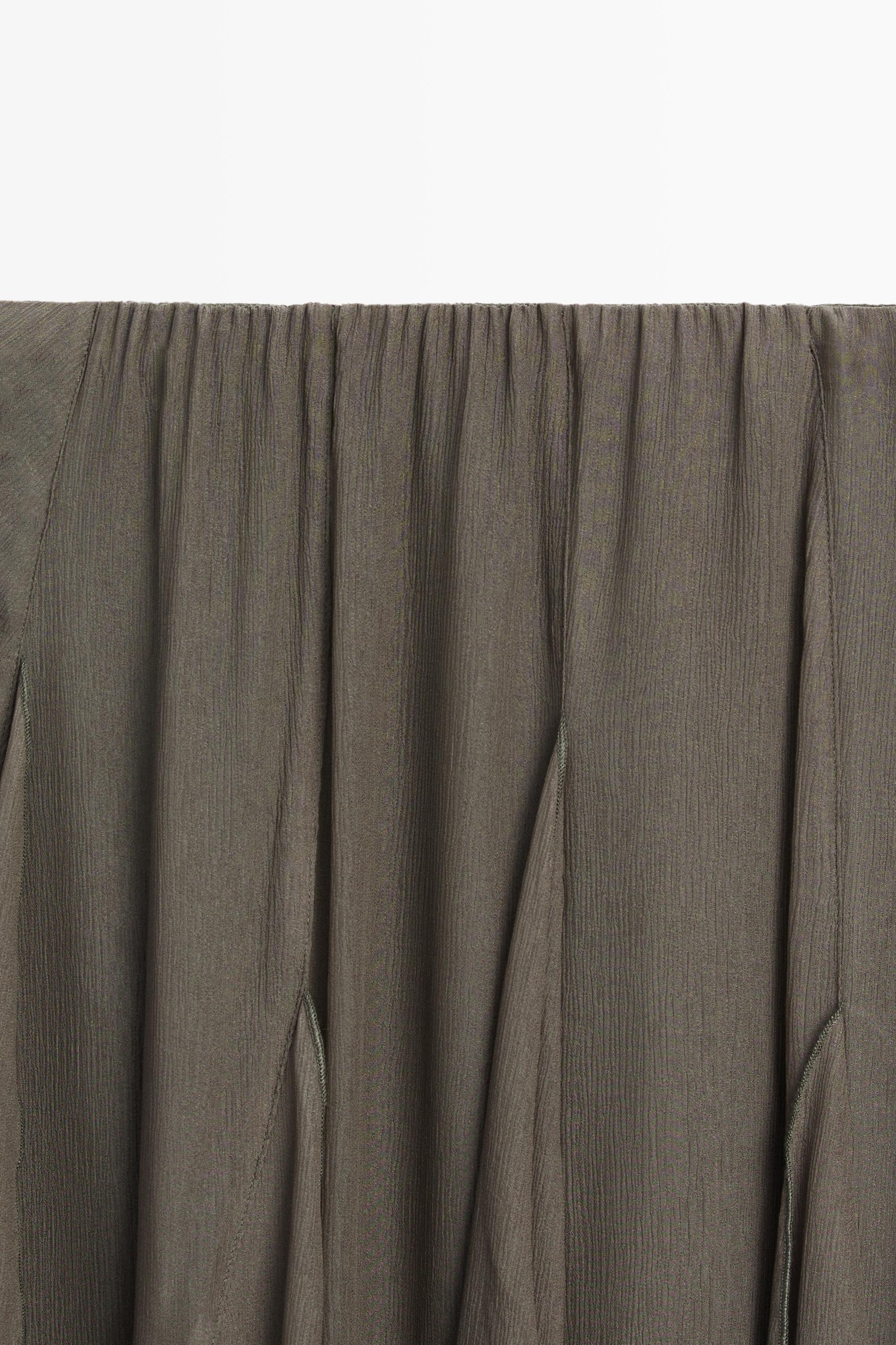 Flowing midi skirt with ruffle detail — GREEN