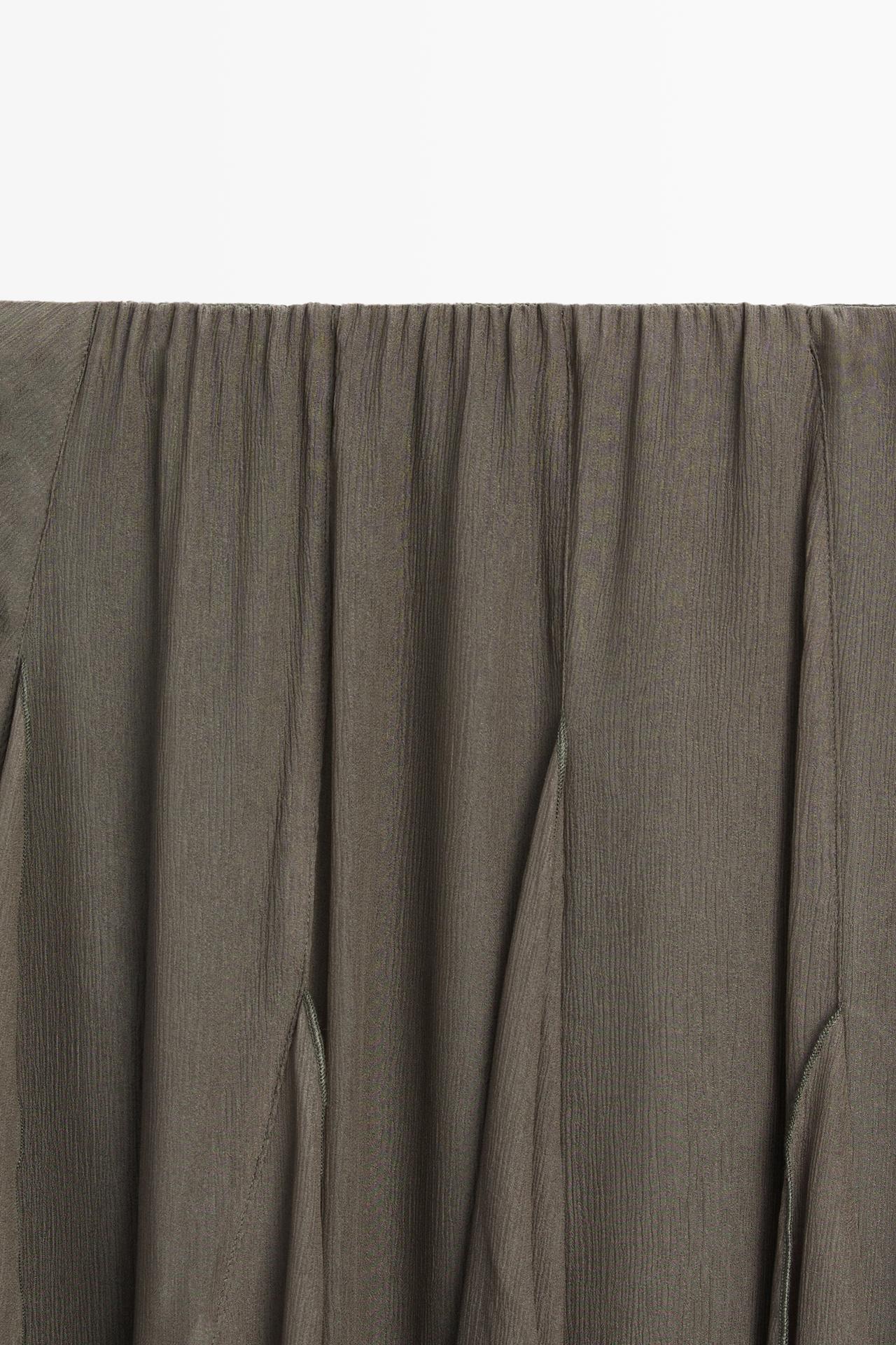 Flowing midi skirt with ruffle detail — GREEN
