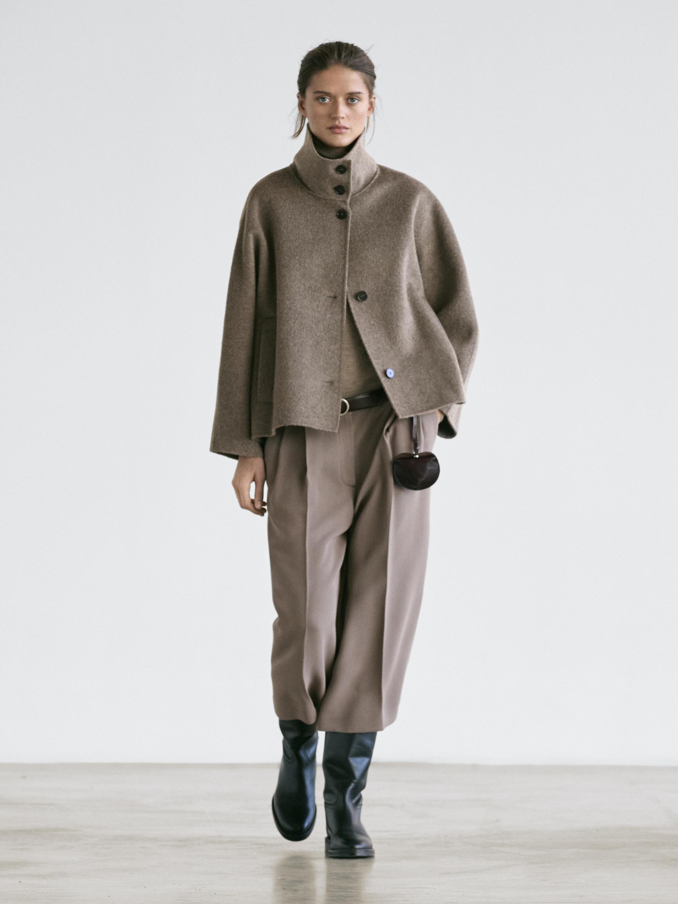 Flowing long wide-leg Bermuda shorts