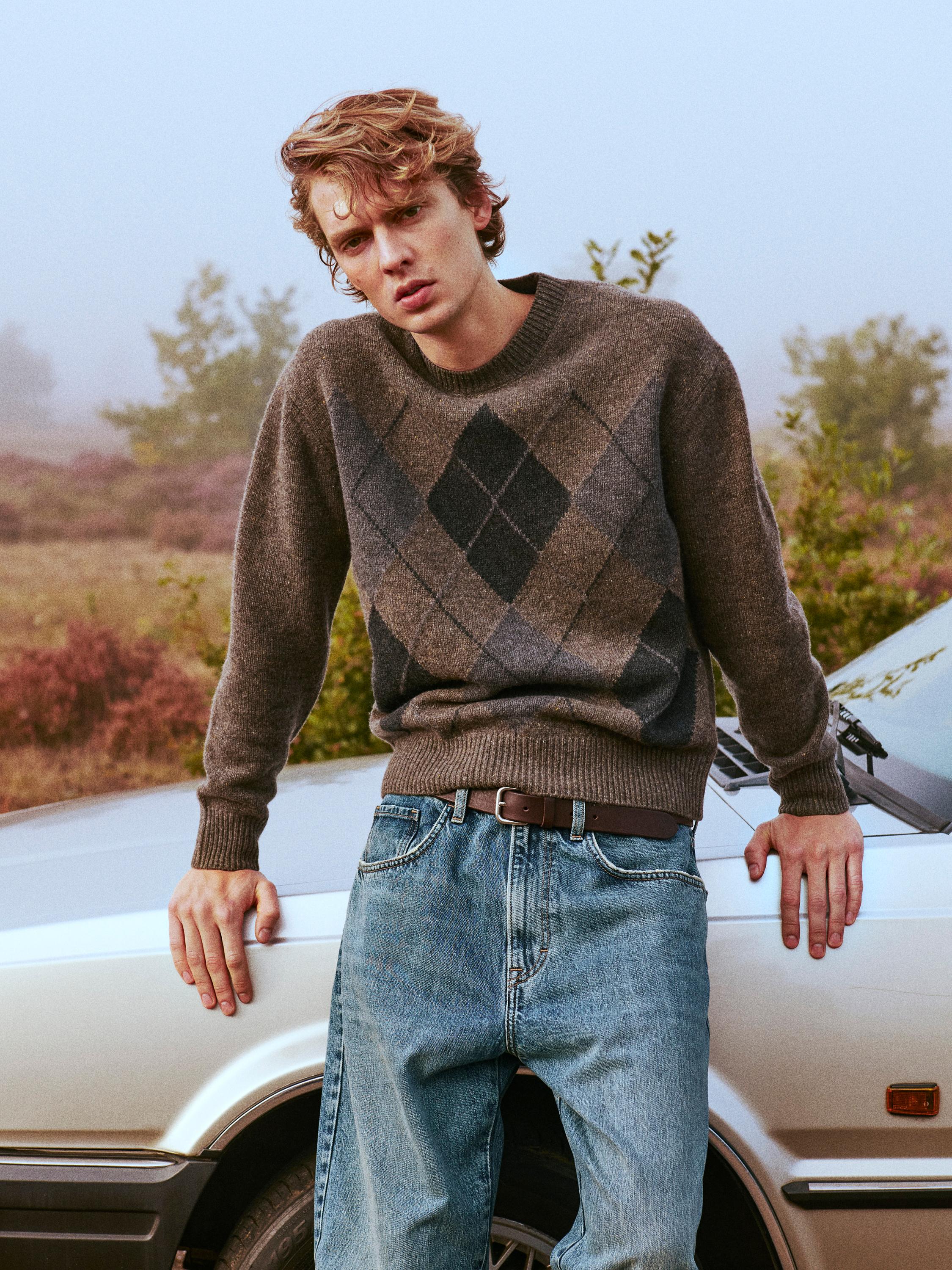 100% wool Argyle knit sweater