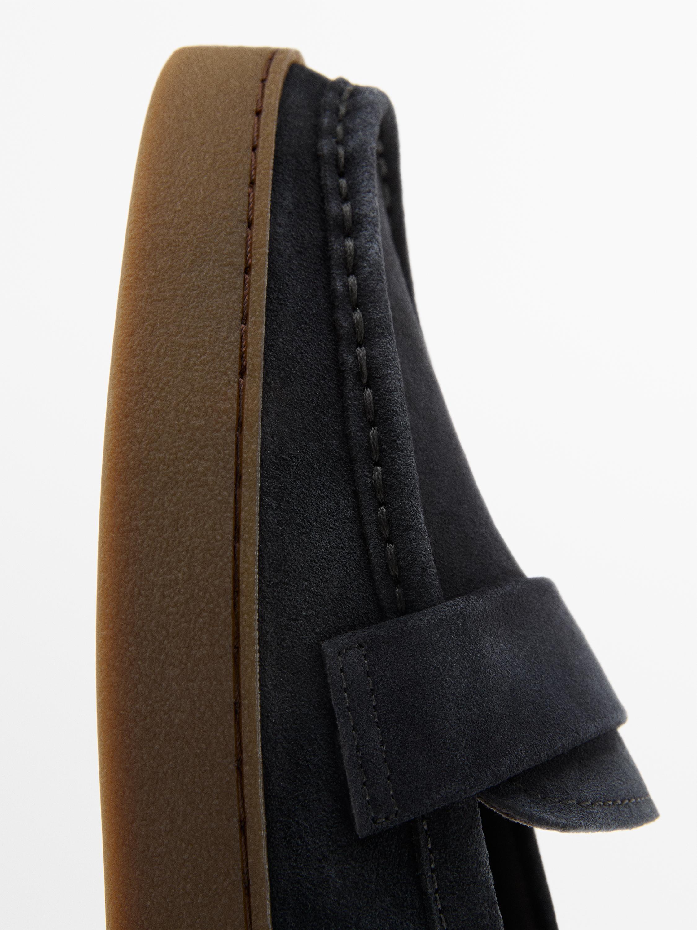 Split leather loafers with caramel sole — Dark blue