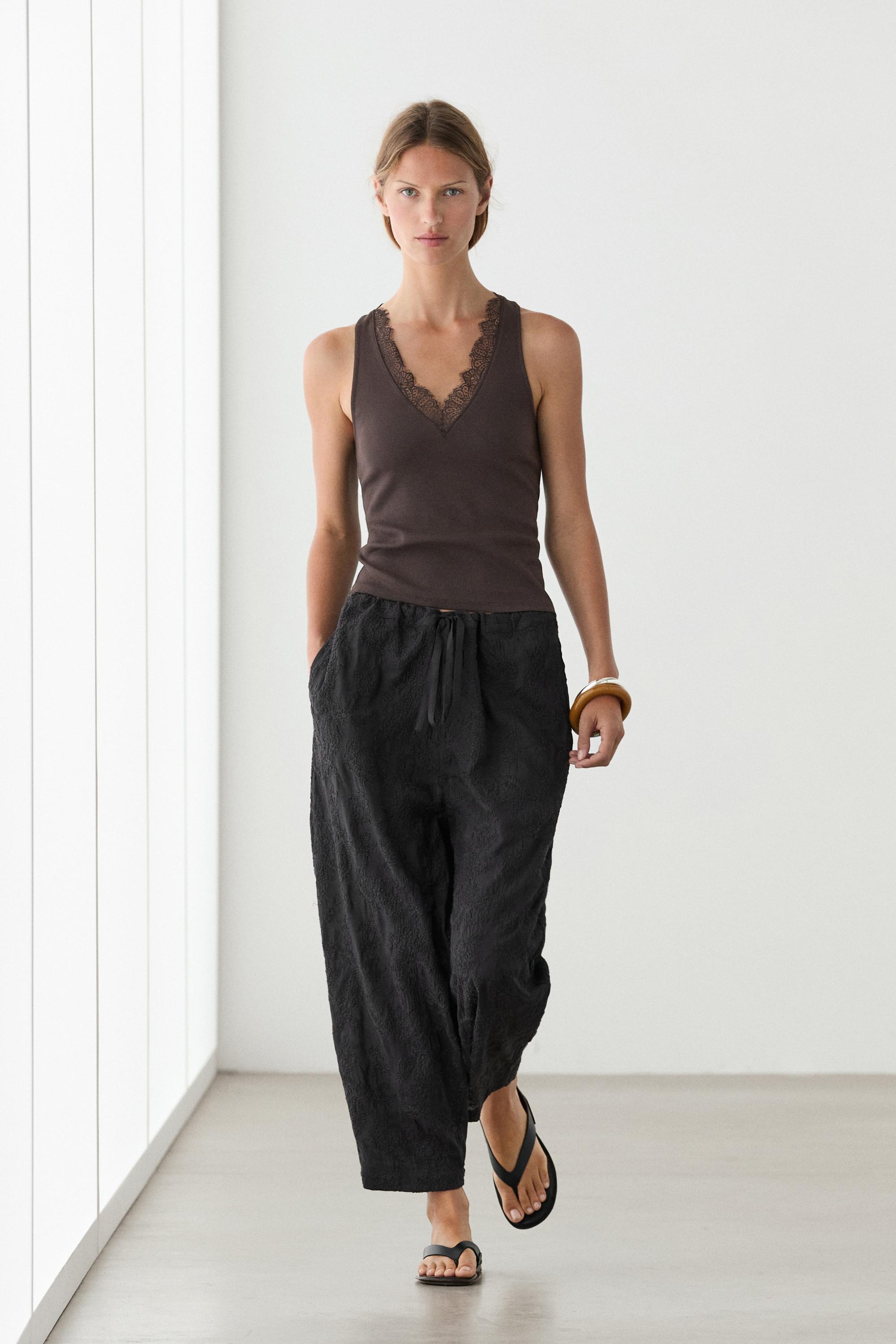 V-neck top with lace detail — BROWN