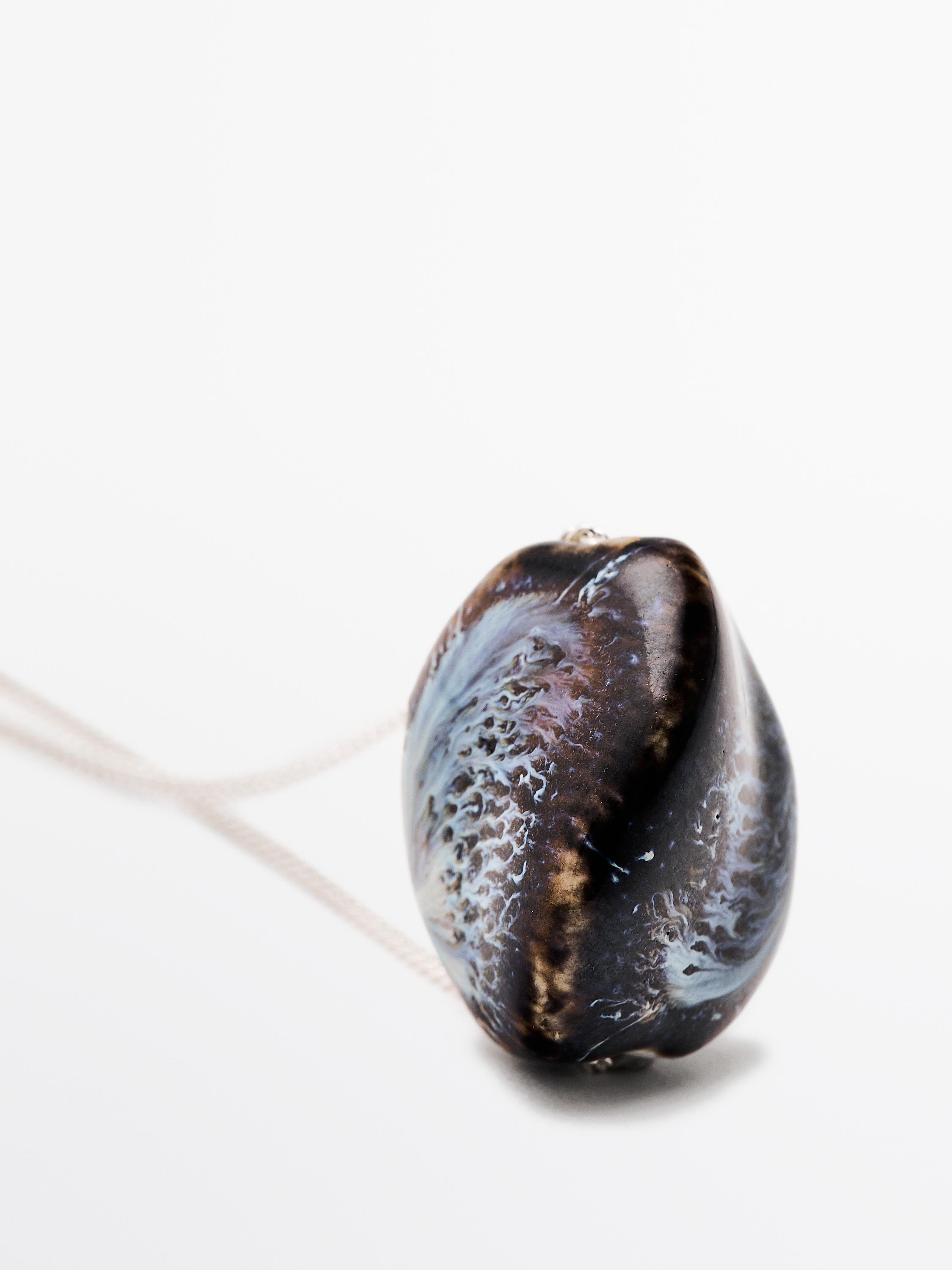 Necklace with ceramic pendant