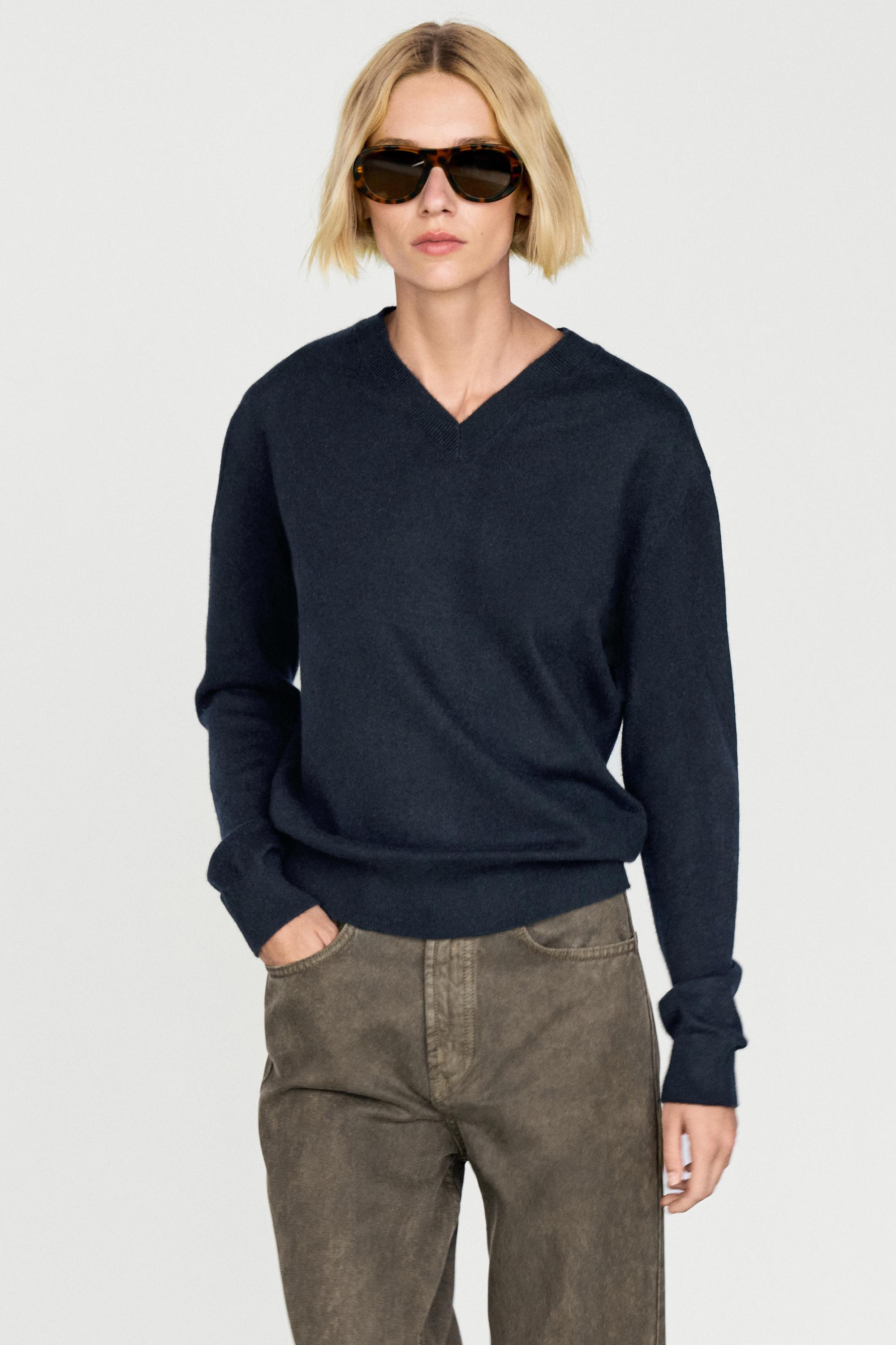 100% cashmere knit sweater — DEEP BLUE